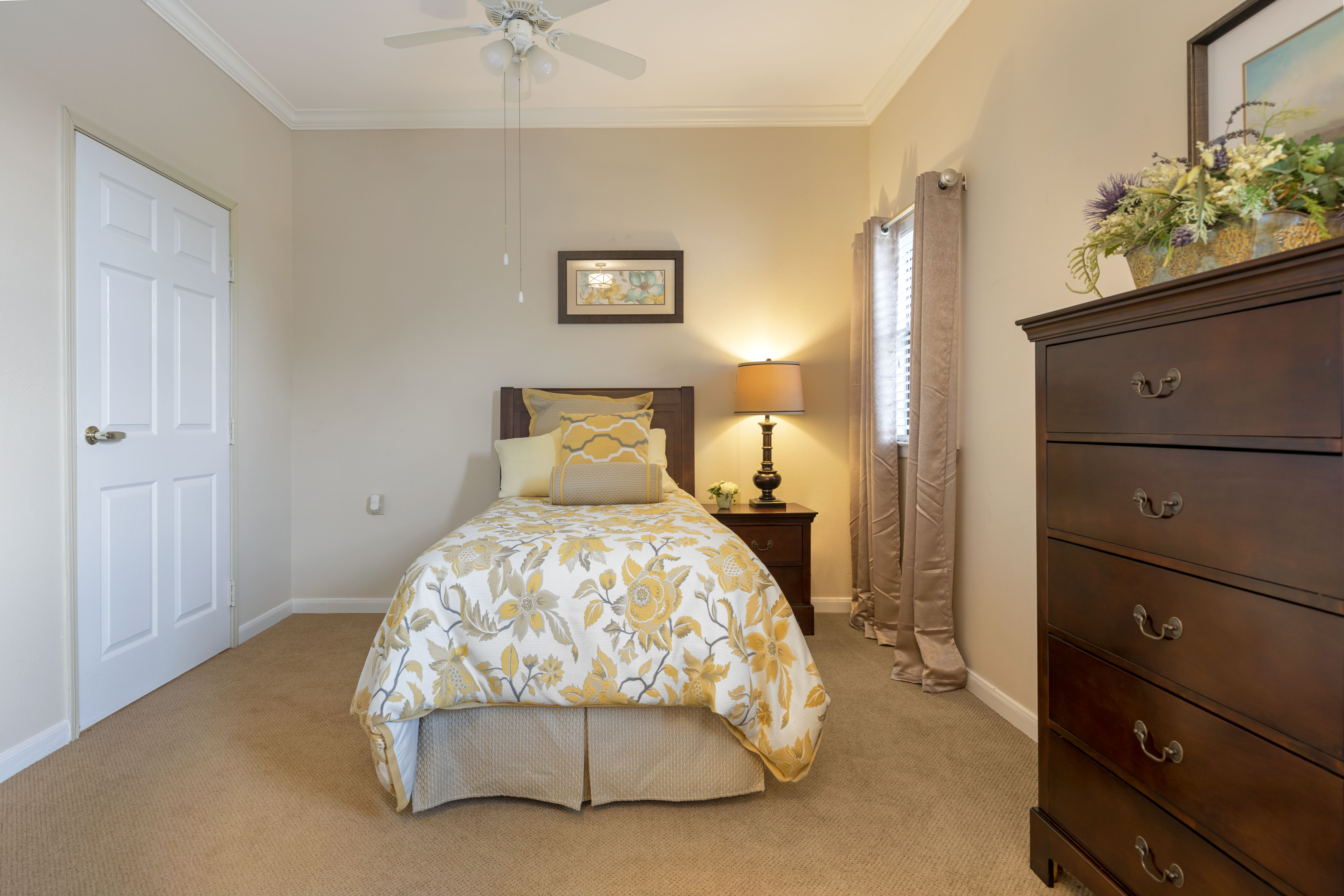 lohmans-crossing-apartment-bedroom