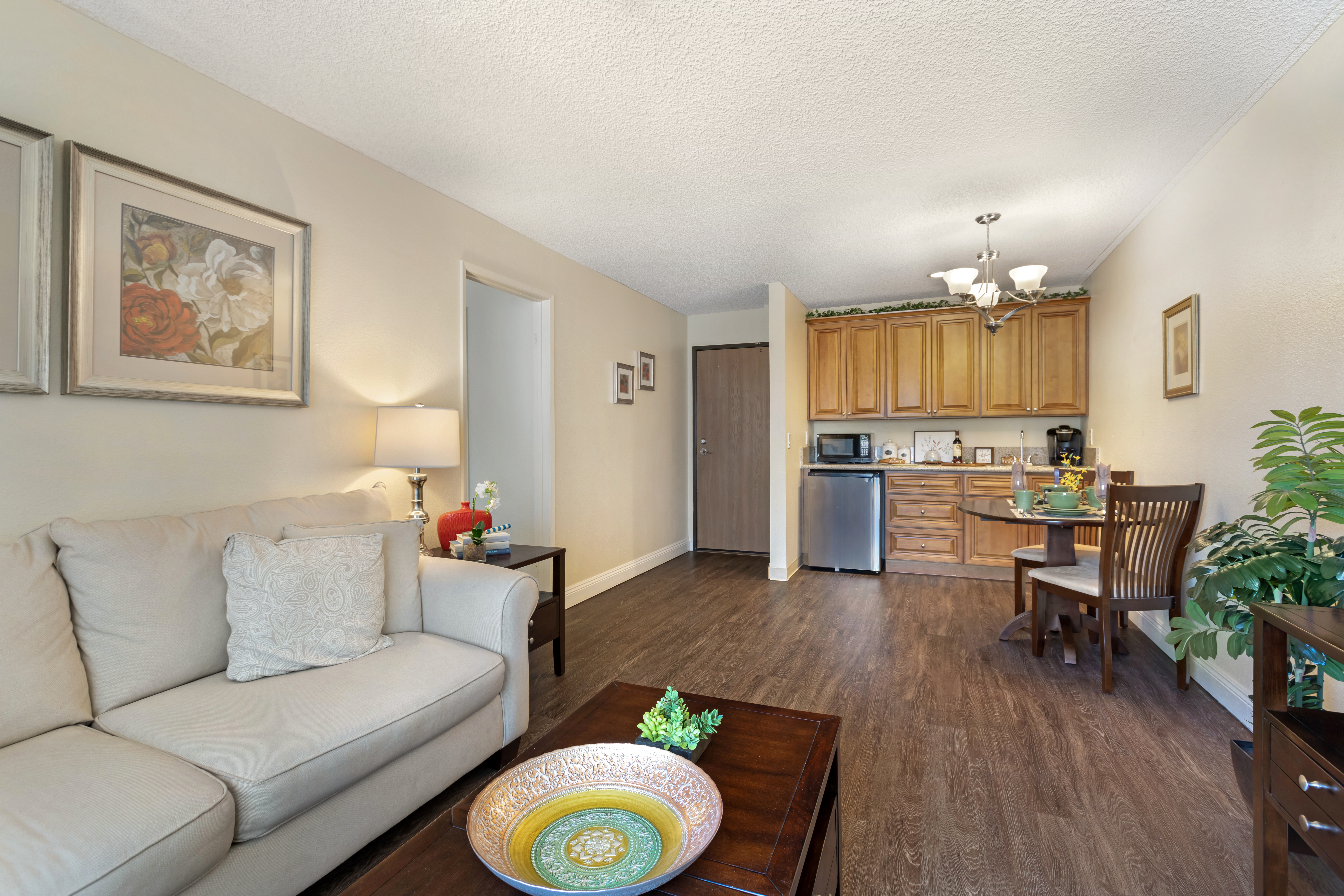 loma-linda-apartment-kitchen