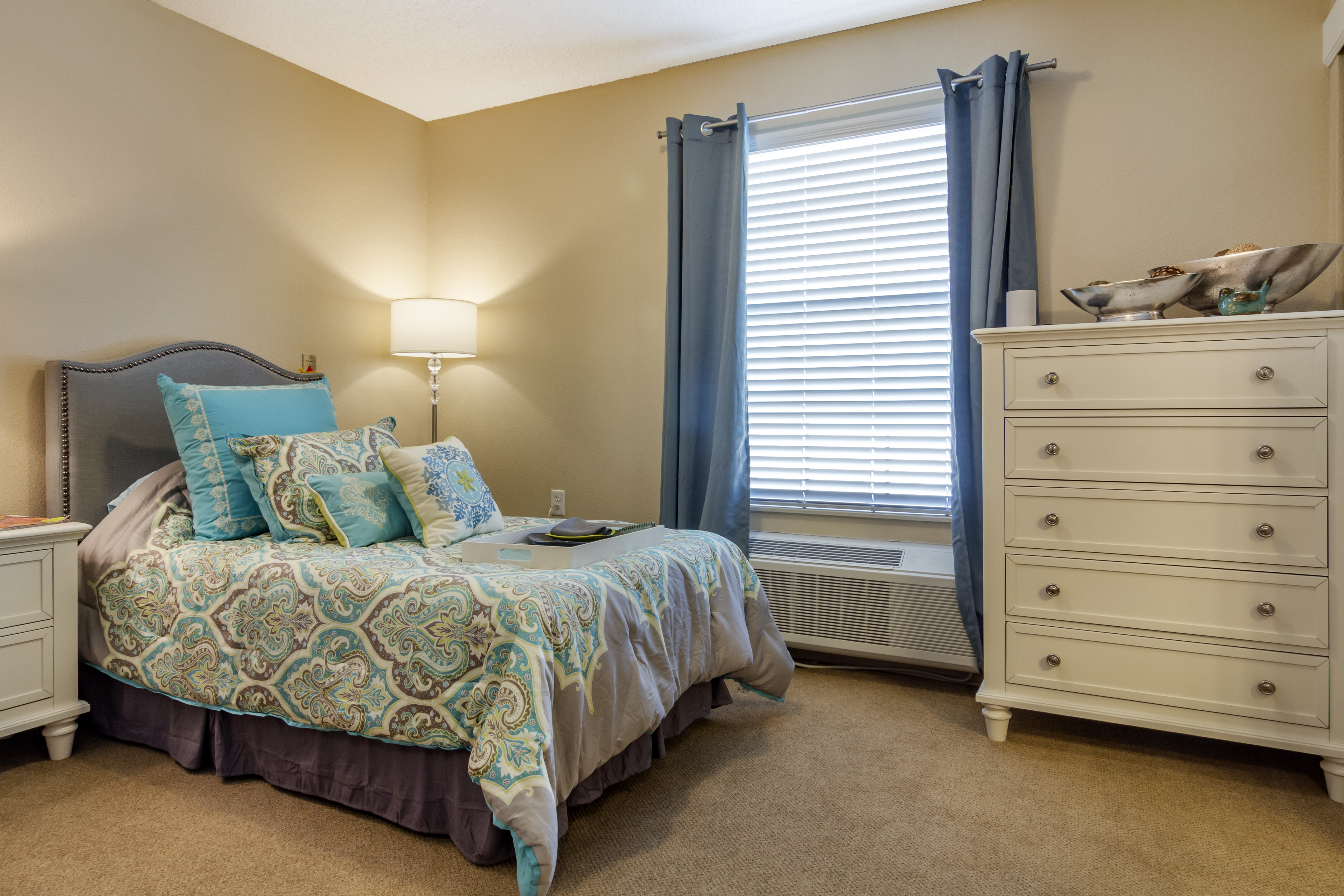 1-longmont-apartment-bedroom