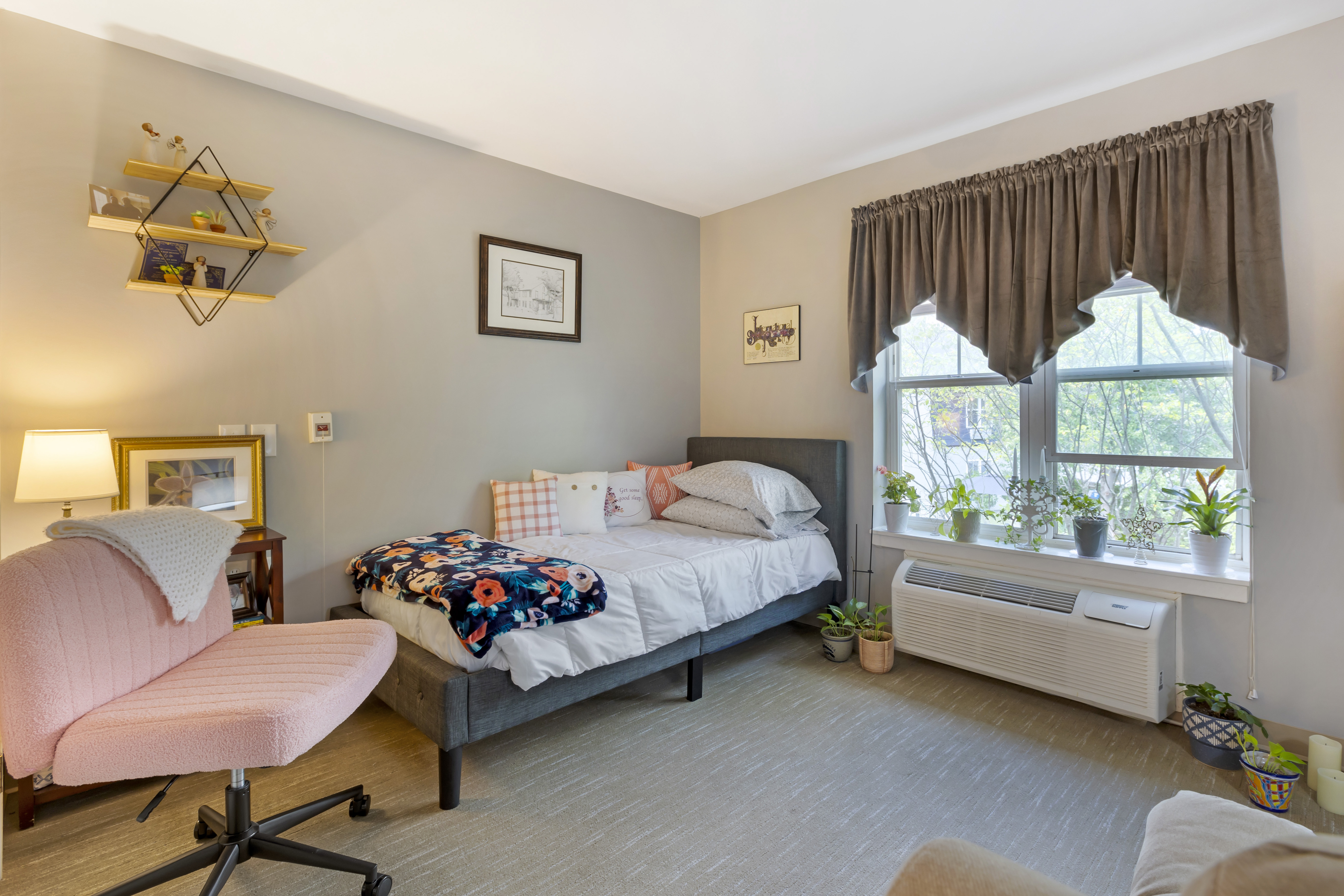 Manilus Apartment Bedroom