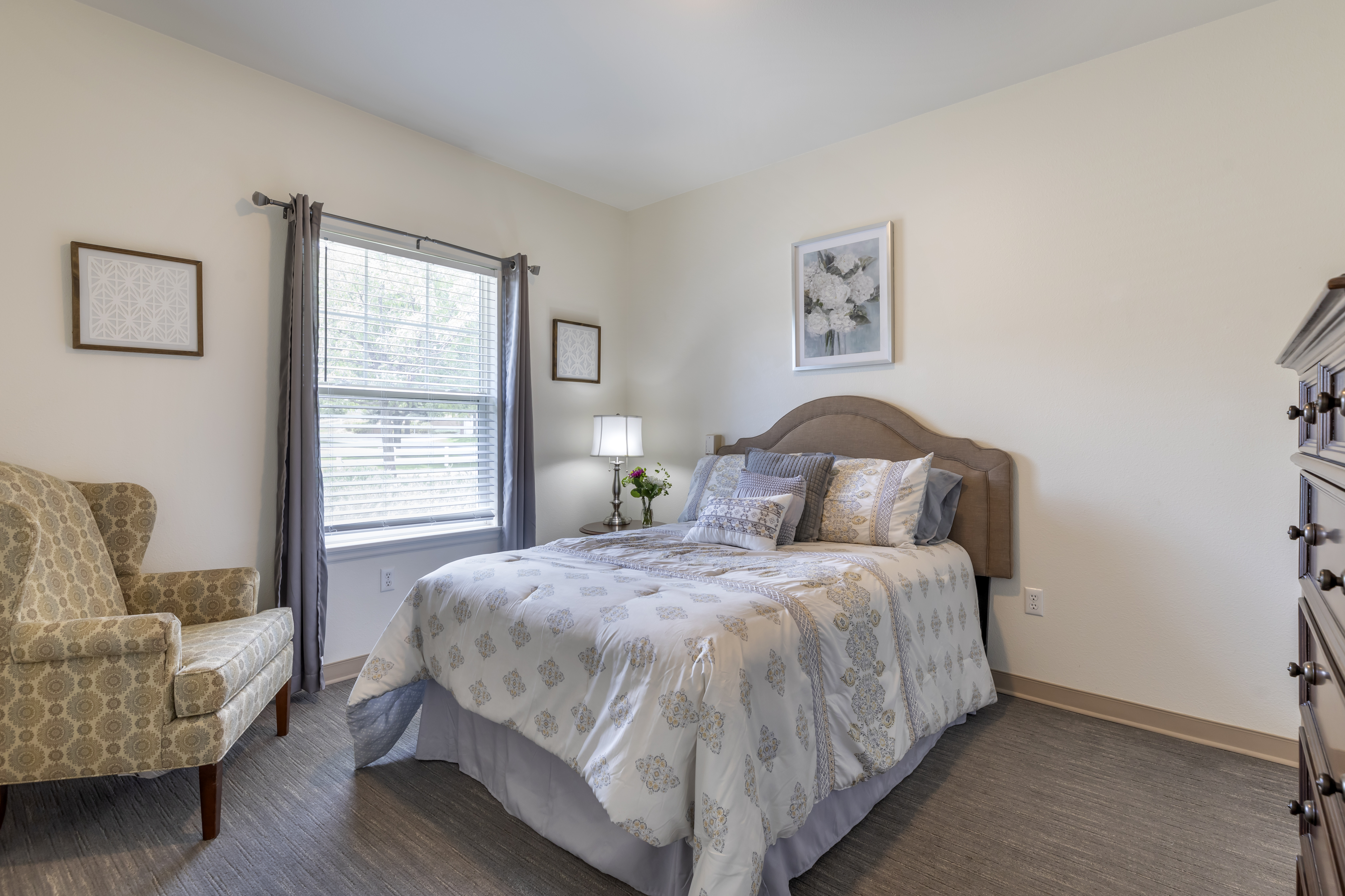 3-mariana-butte-apartment-bedroom