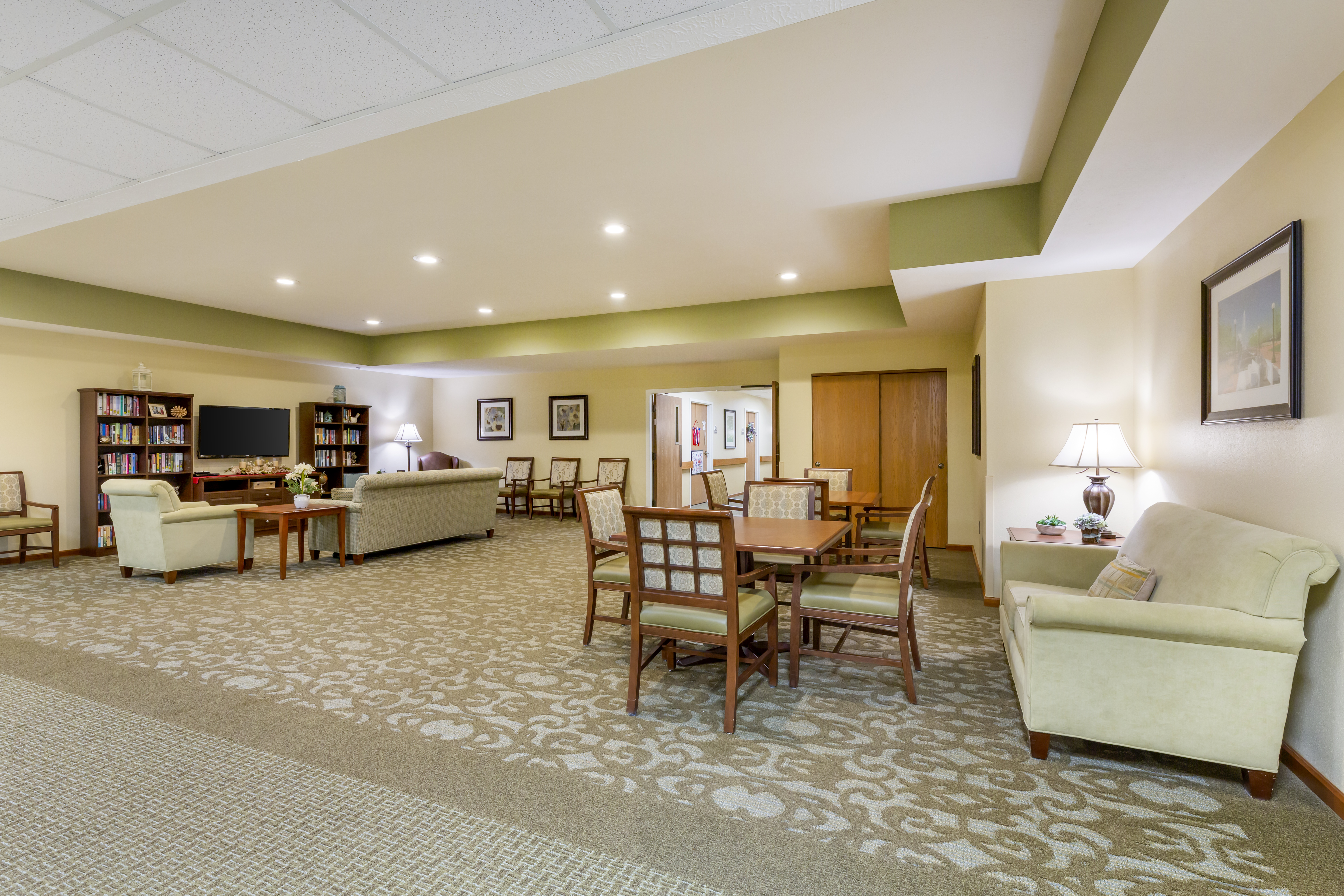medina-south-community-living-room