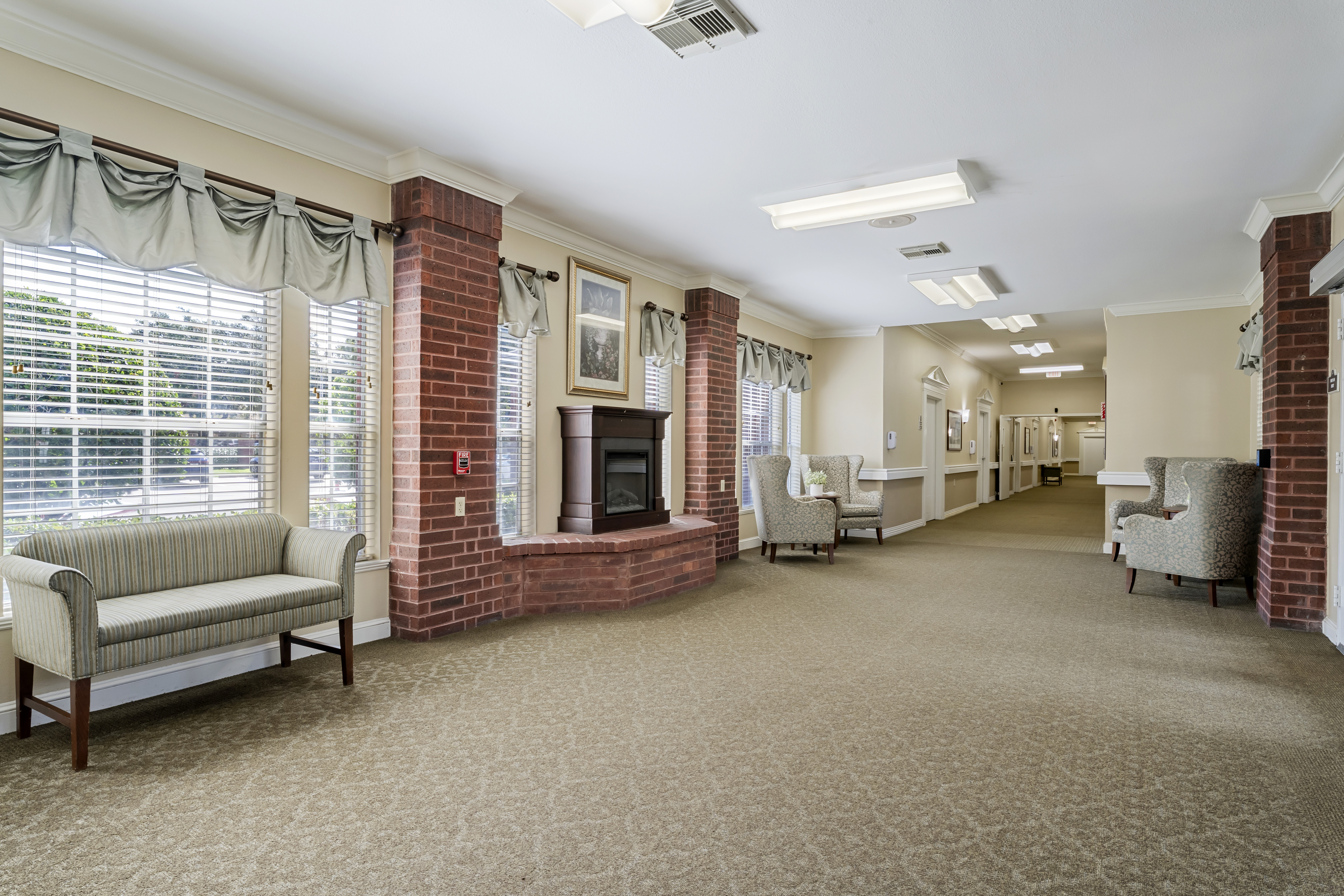 memorial-oaks-common-area