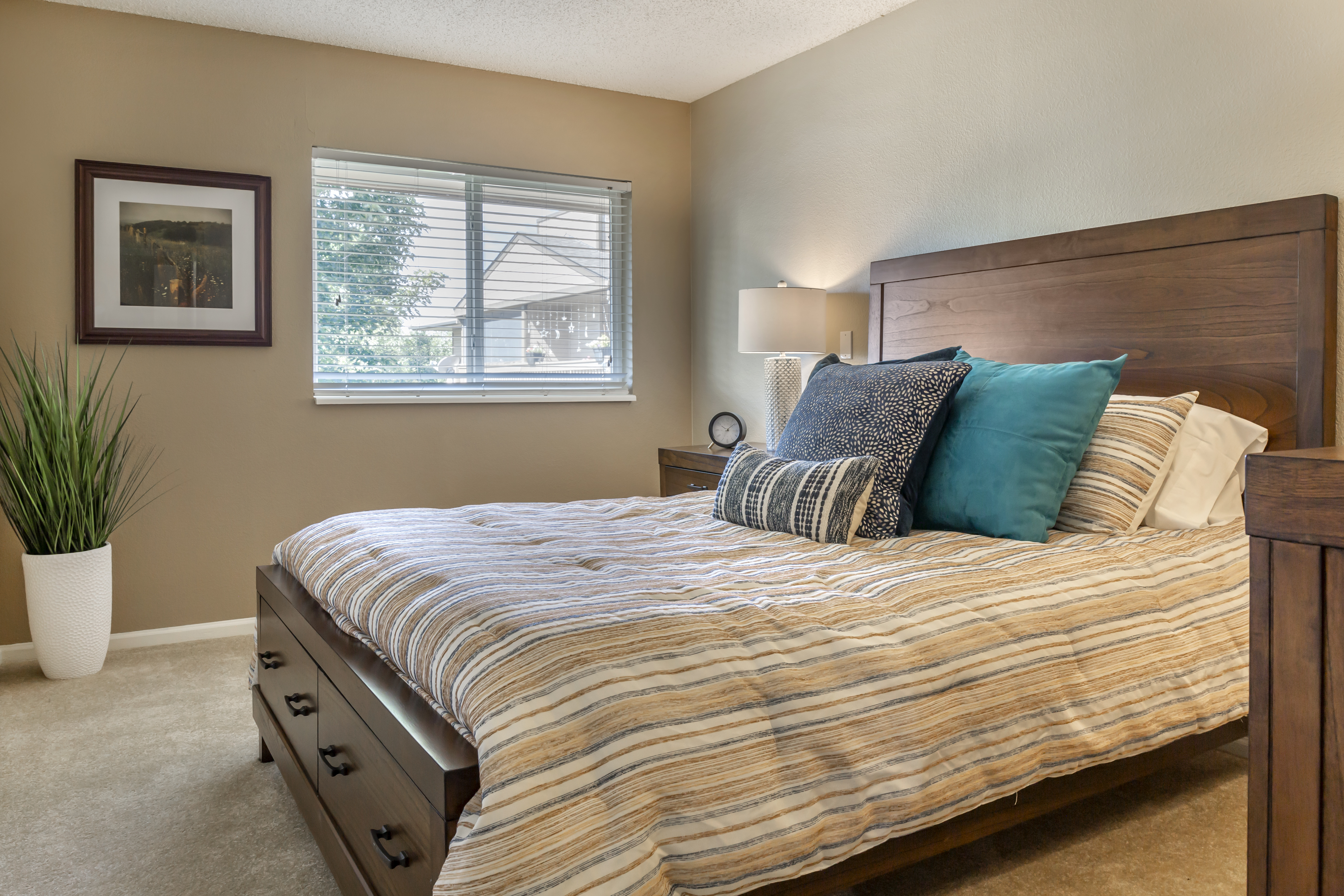 3-meridian-arvada-apartment-bedroom
