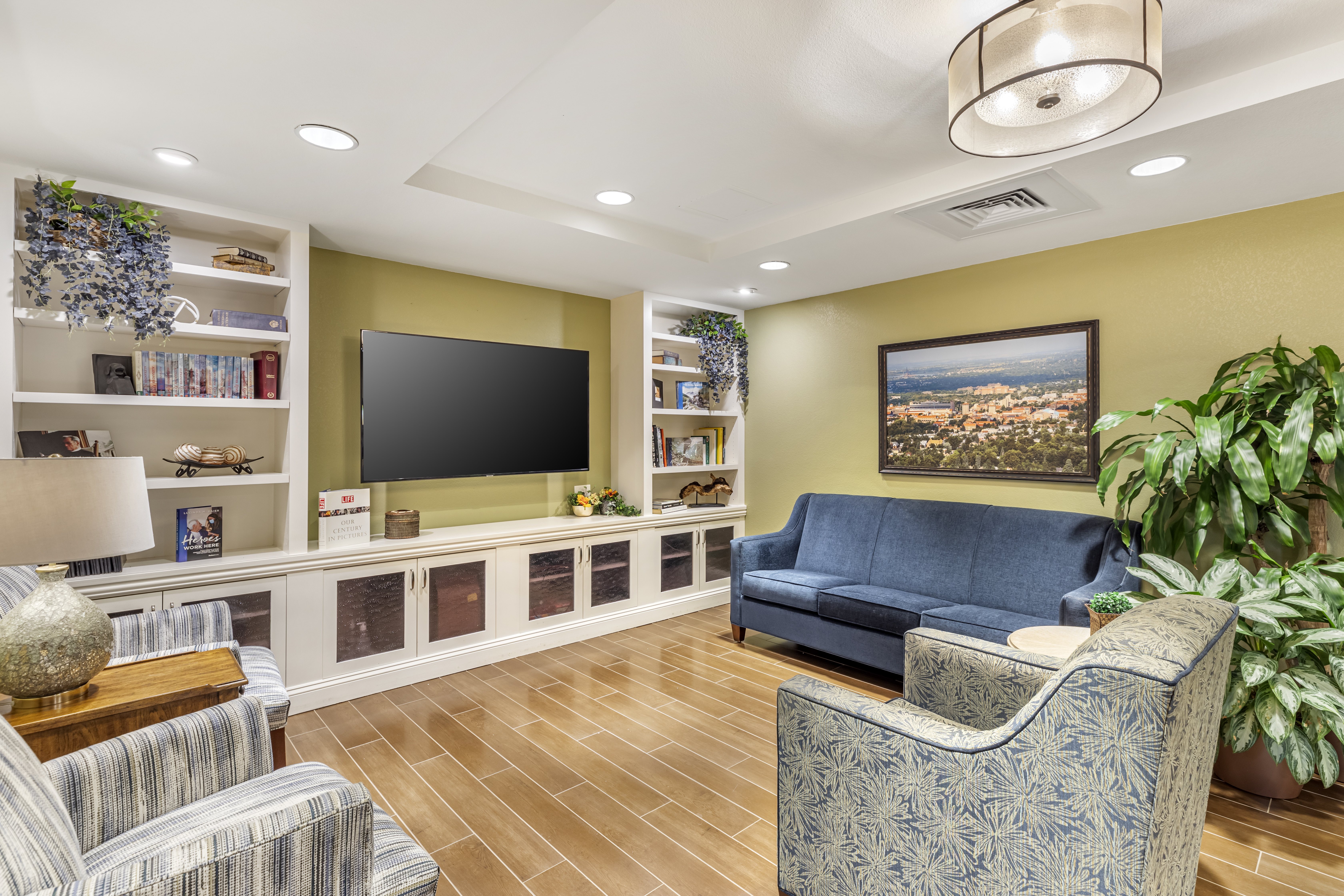 3-meridian-boulder-community-living-room