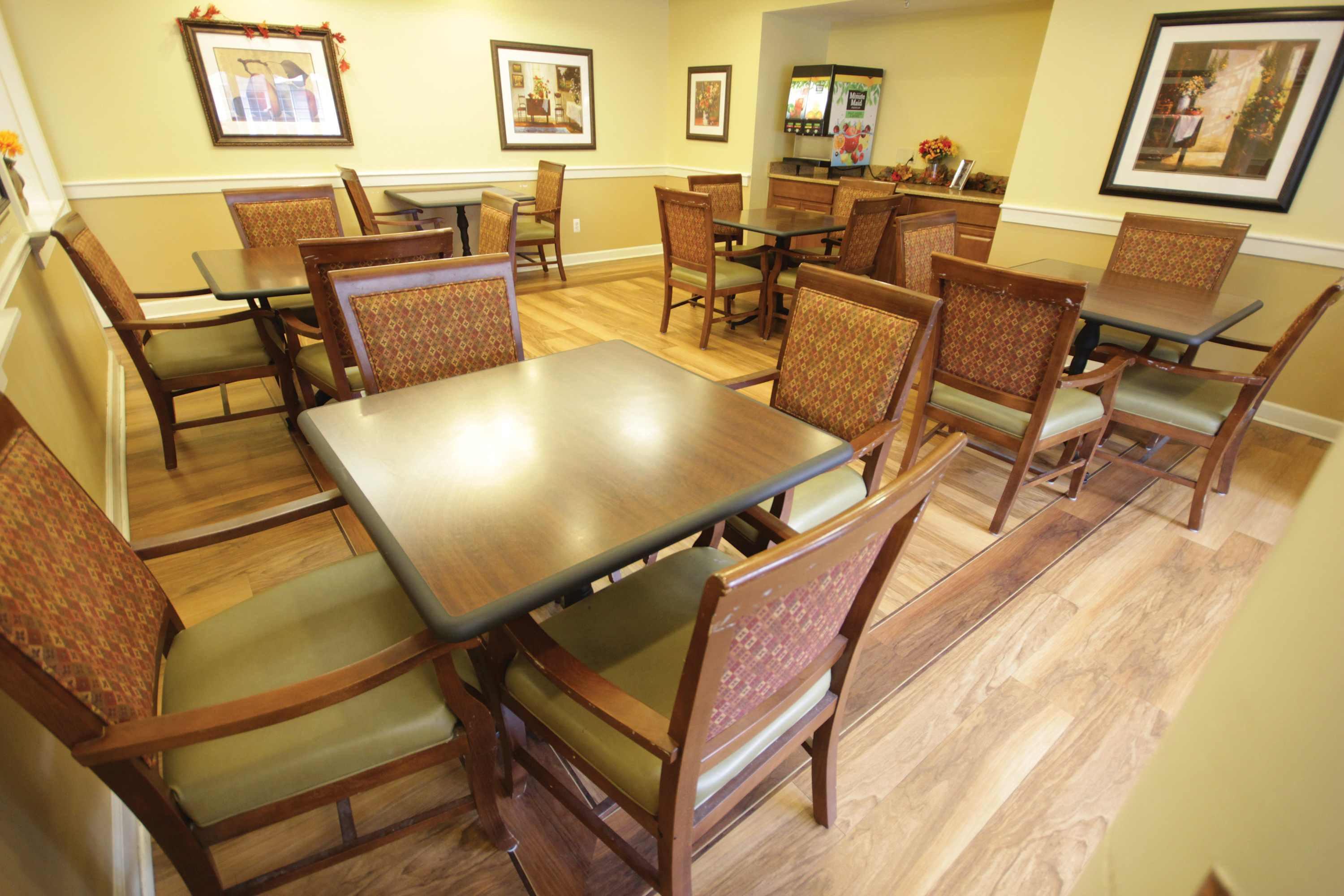 meridian-mi-mc-dining-room