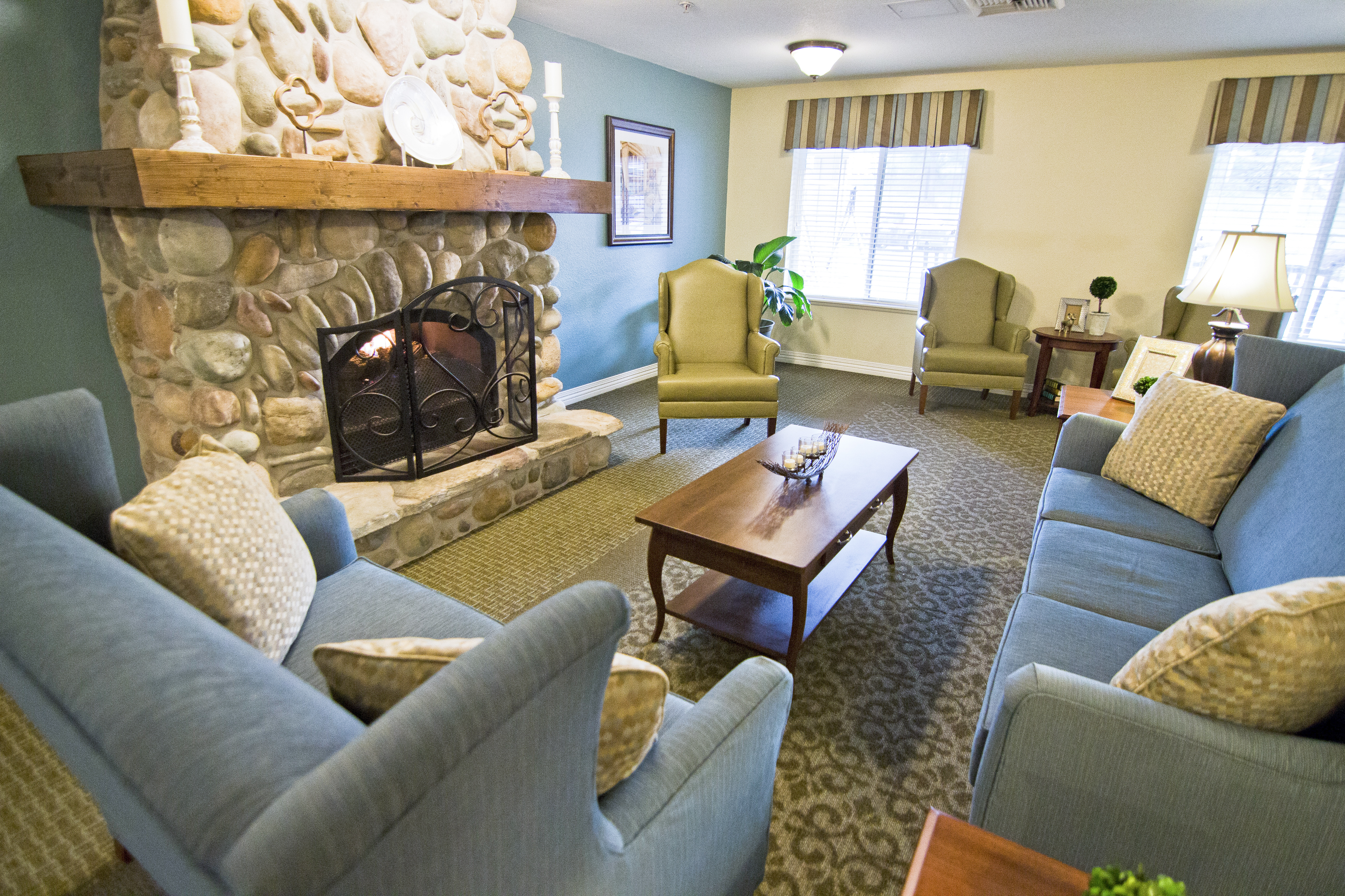 1-meridian-ms-community-living-room