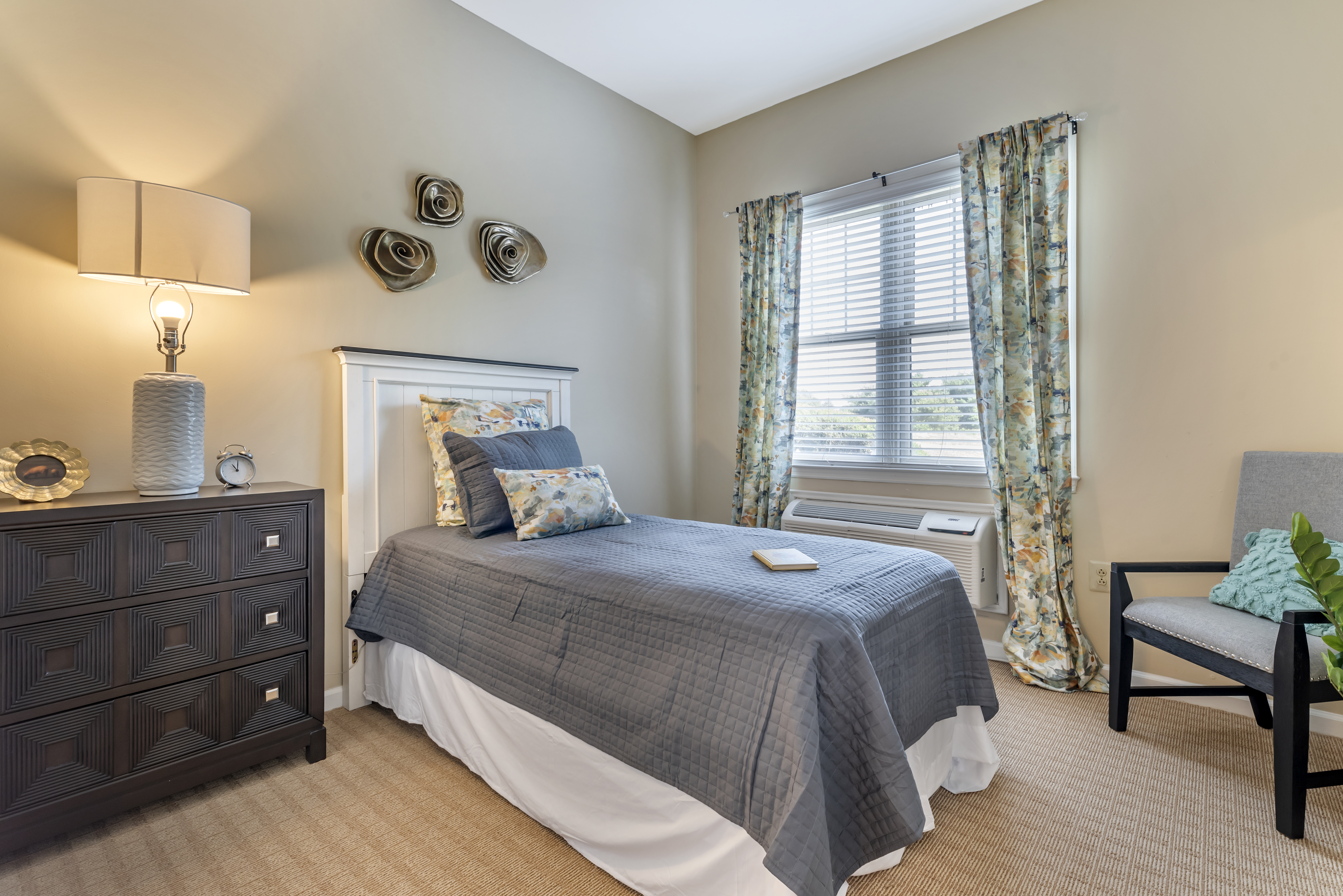 1-monroe-nj-apartment-bedroom