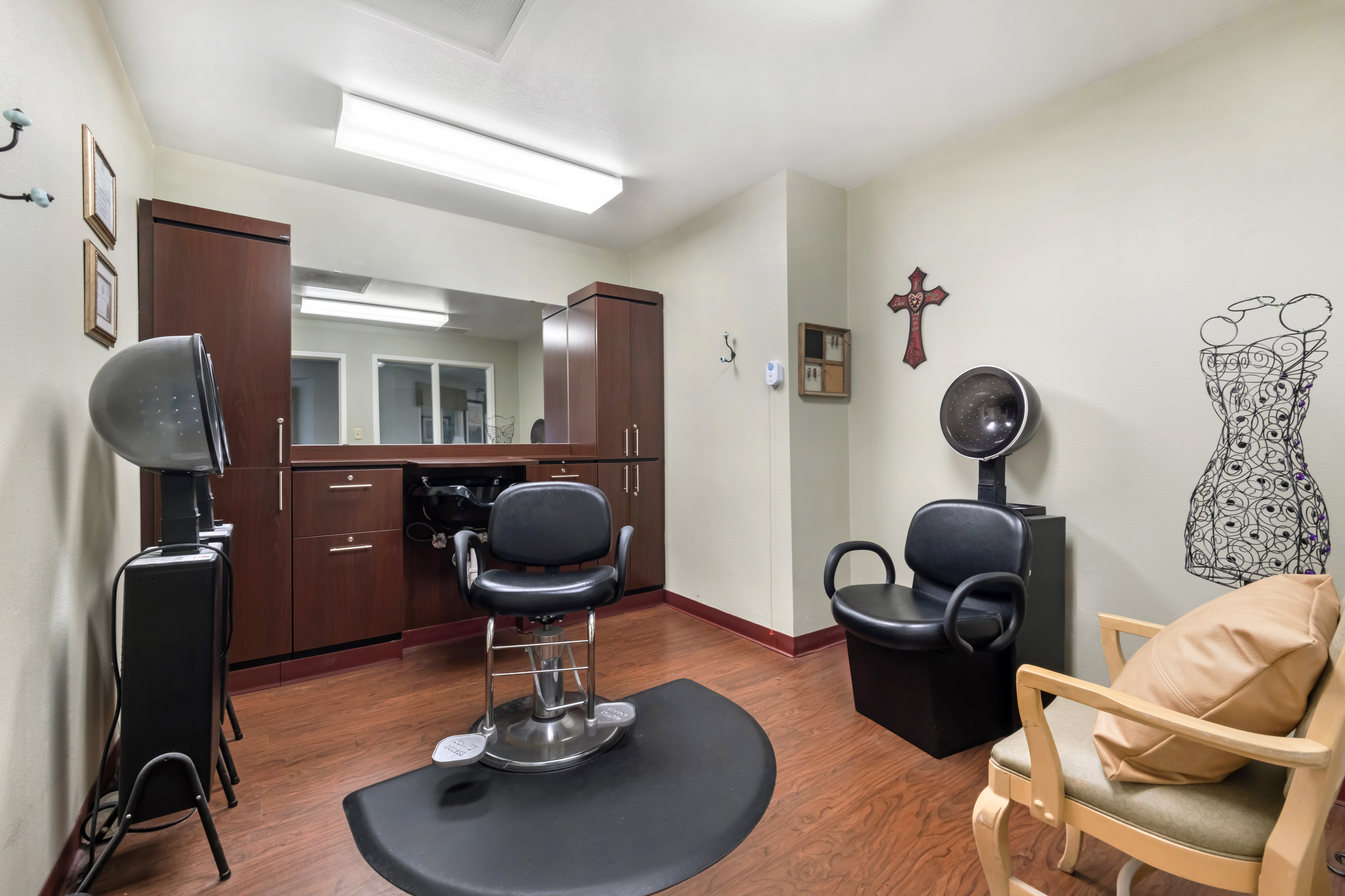 monterey-salon