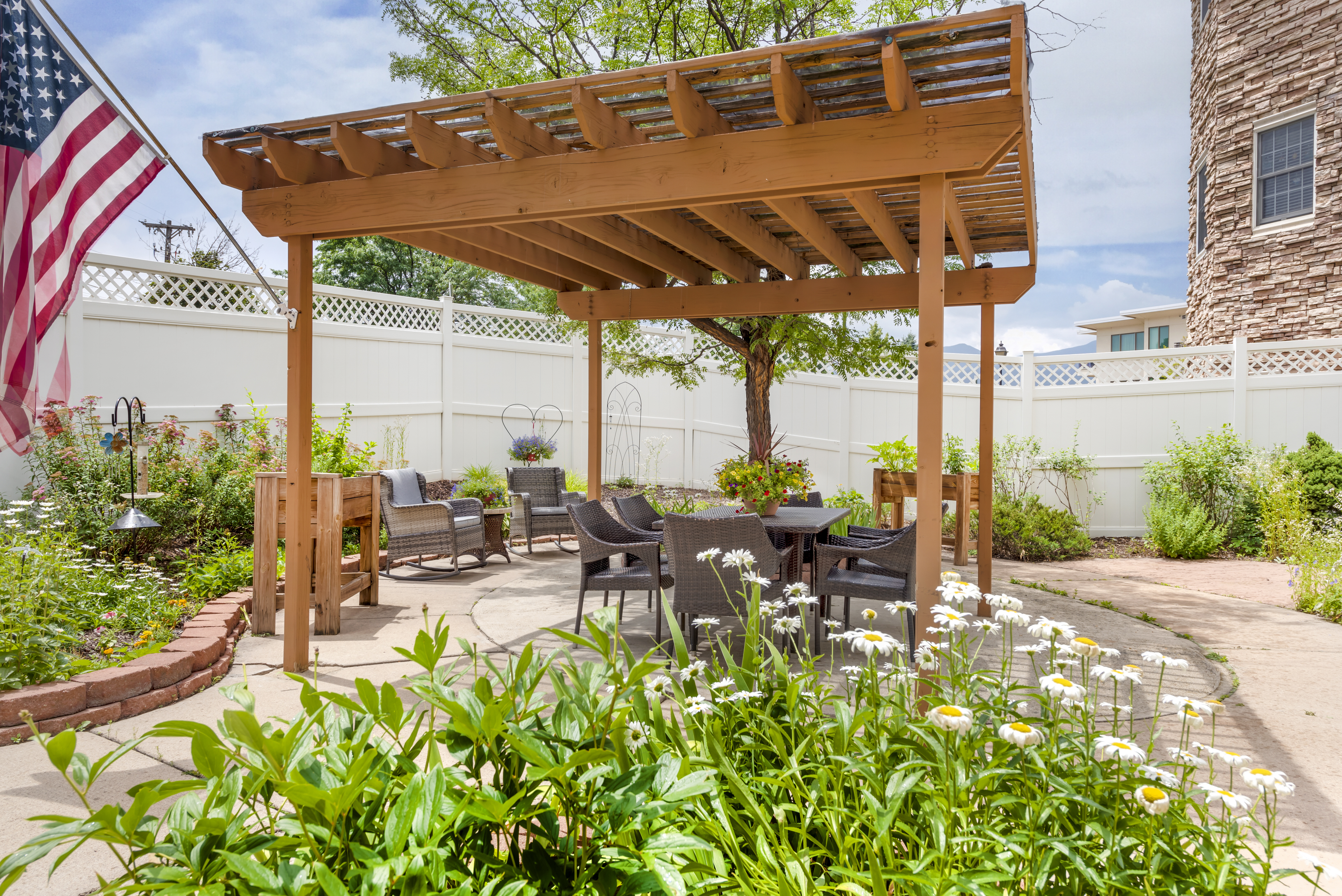 3-monument-valley-park-patio-garden