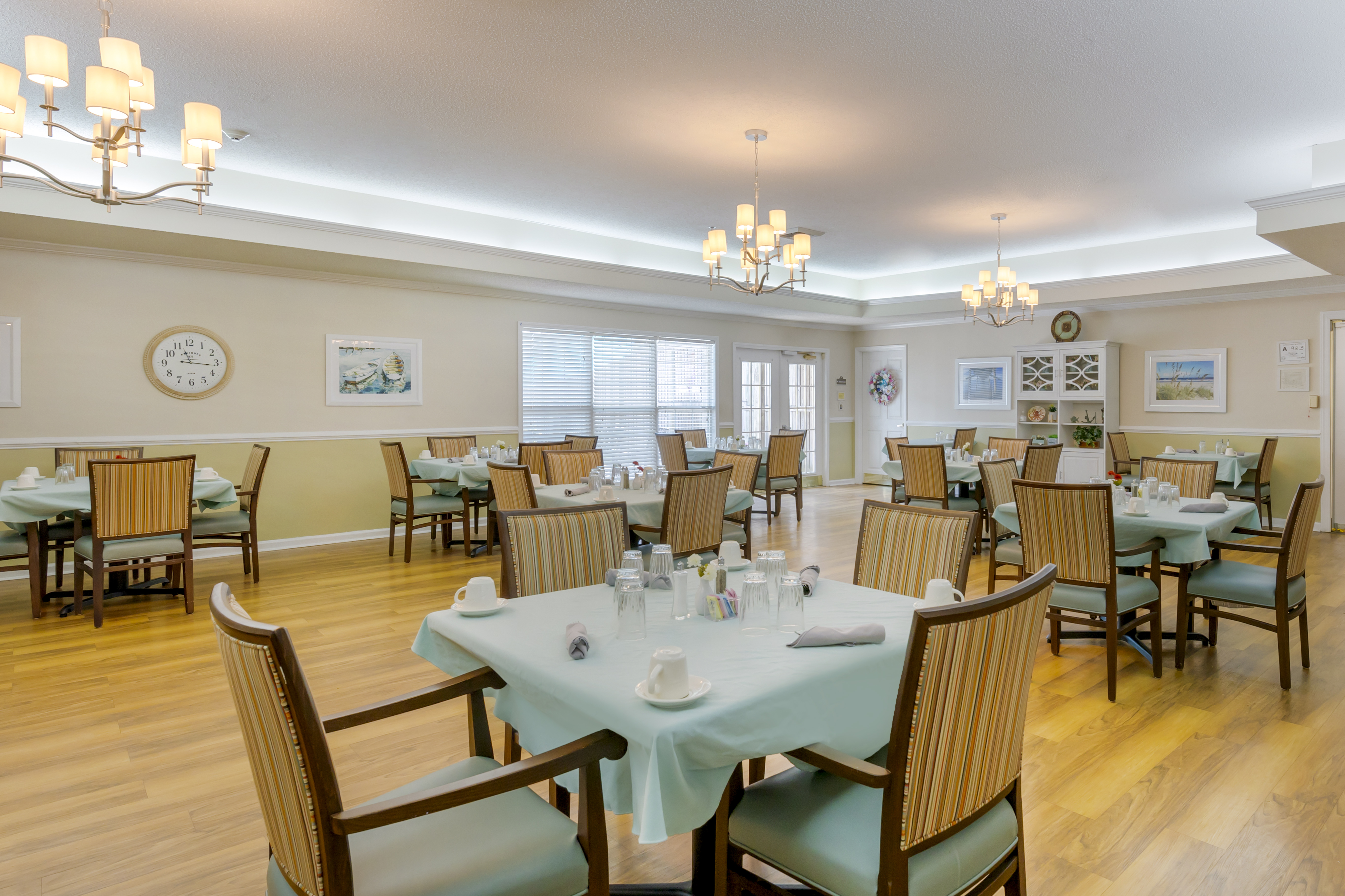 3-morehead-city-dining-room
