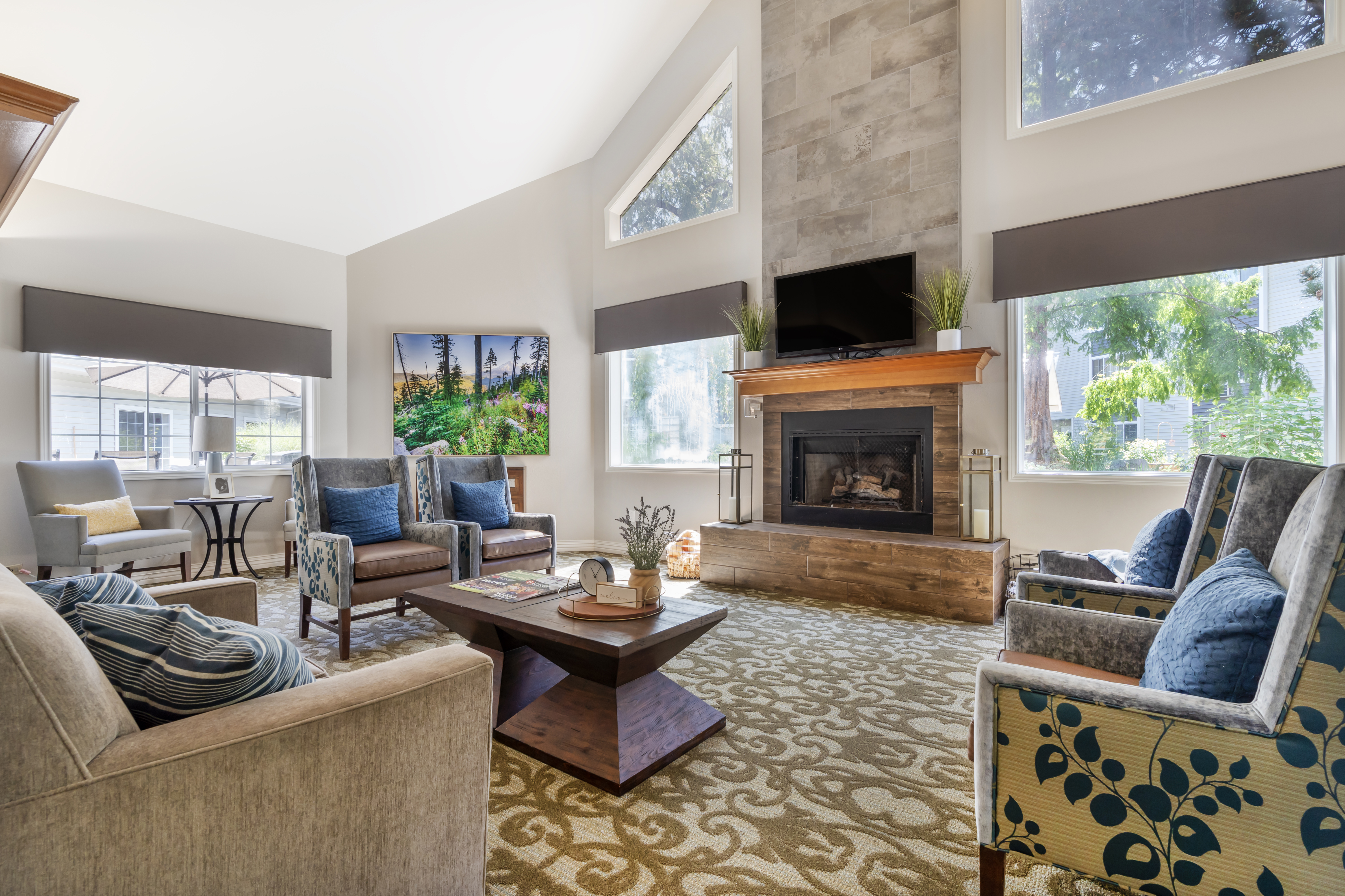 3-mt-hood-community-living-room
