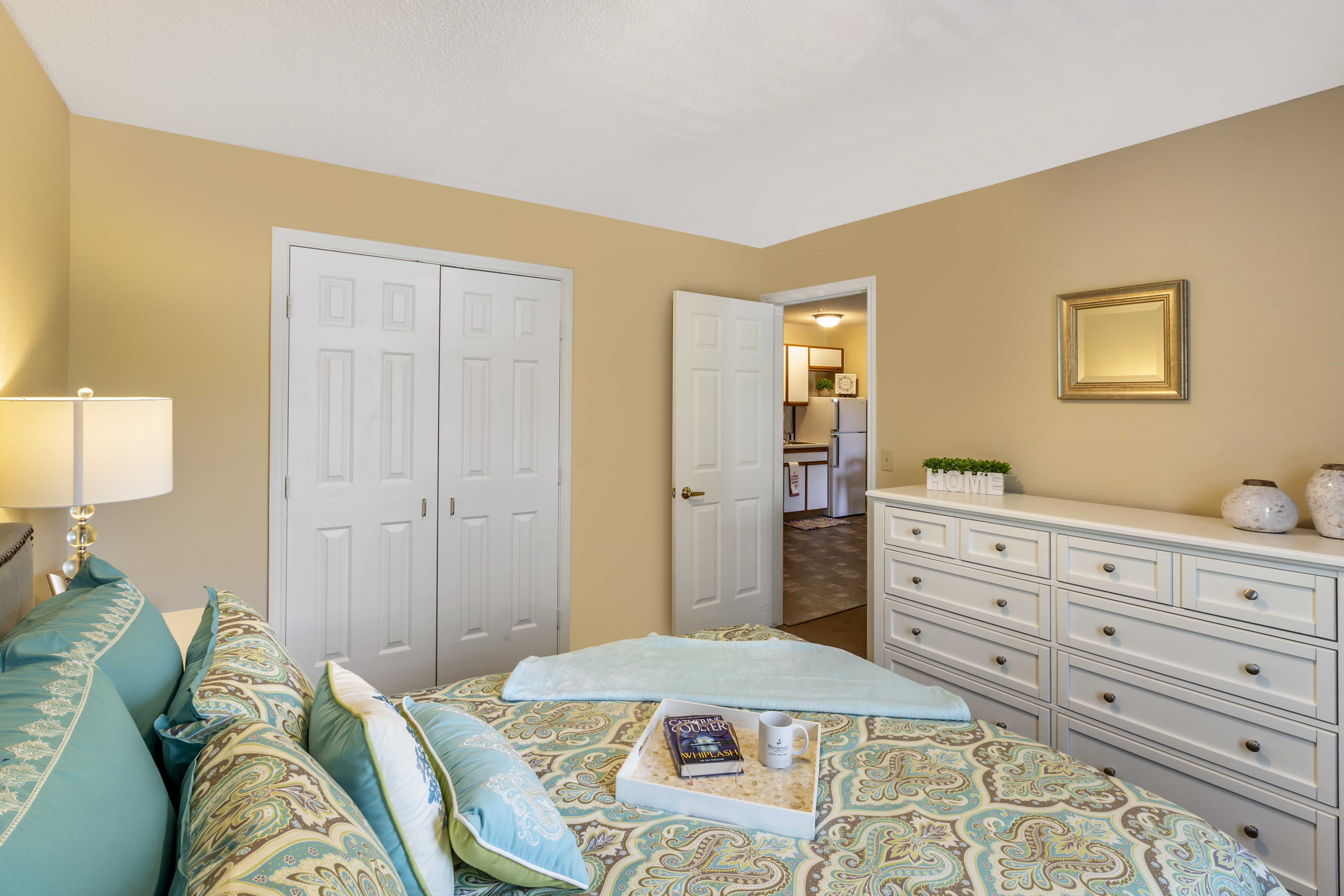 murray-apartment-bedroom
