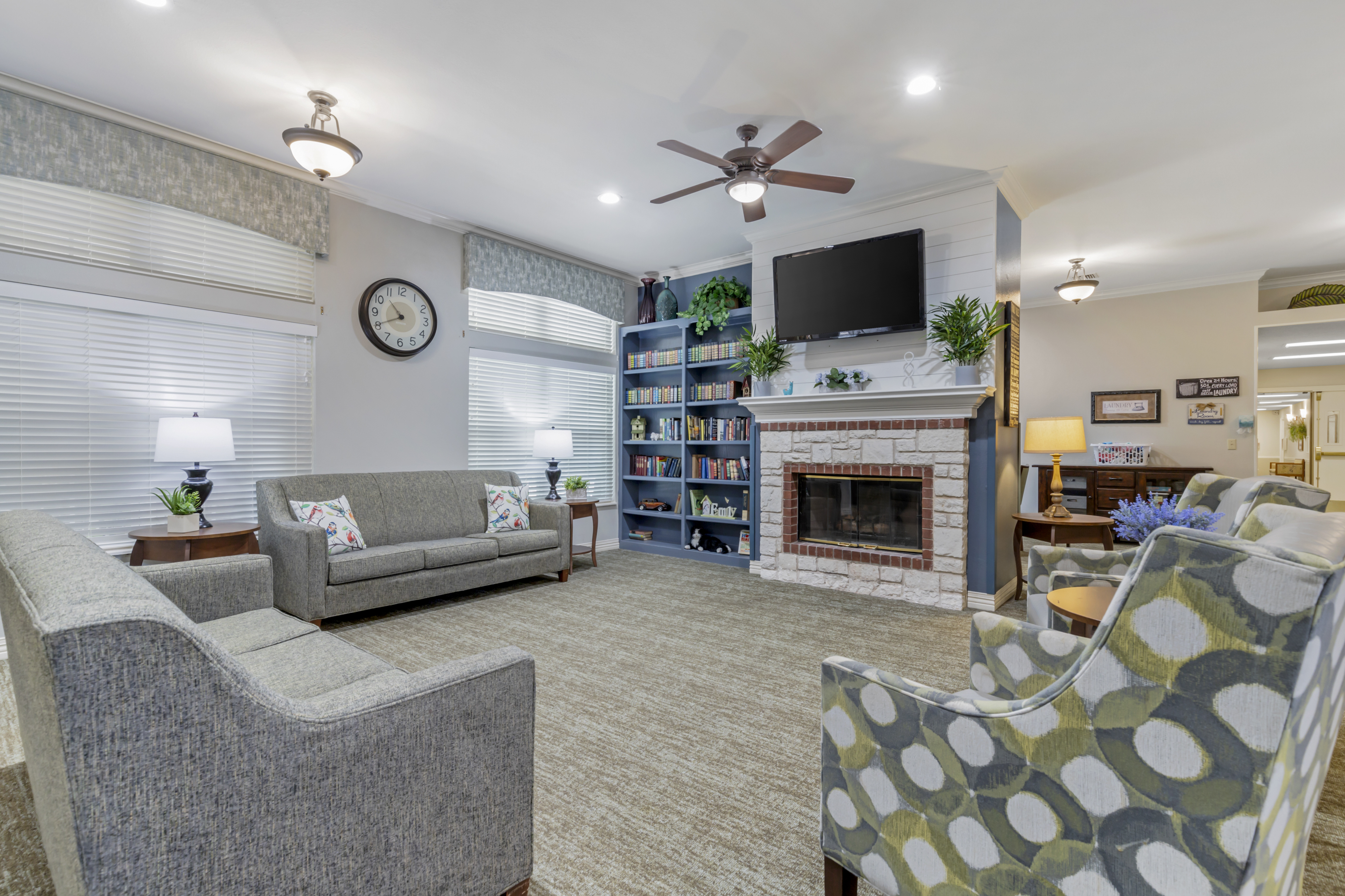 3-nacogdoches-community-living-room