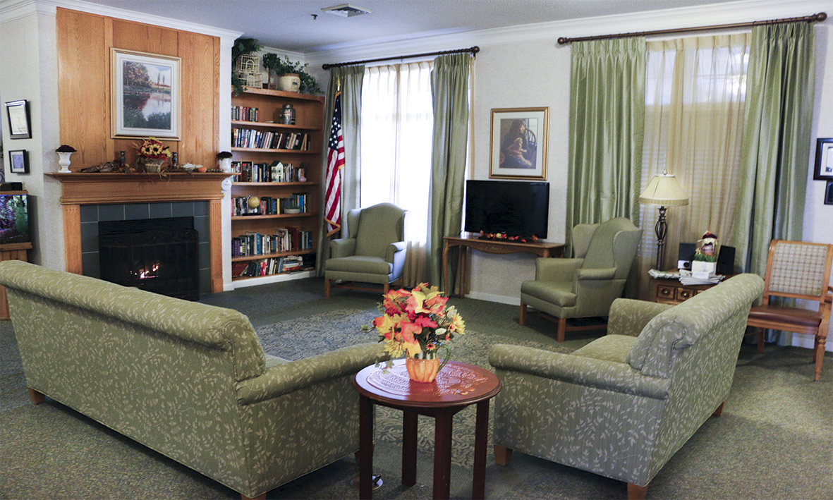 1-niagara-community-al-living-room