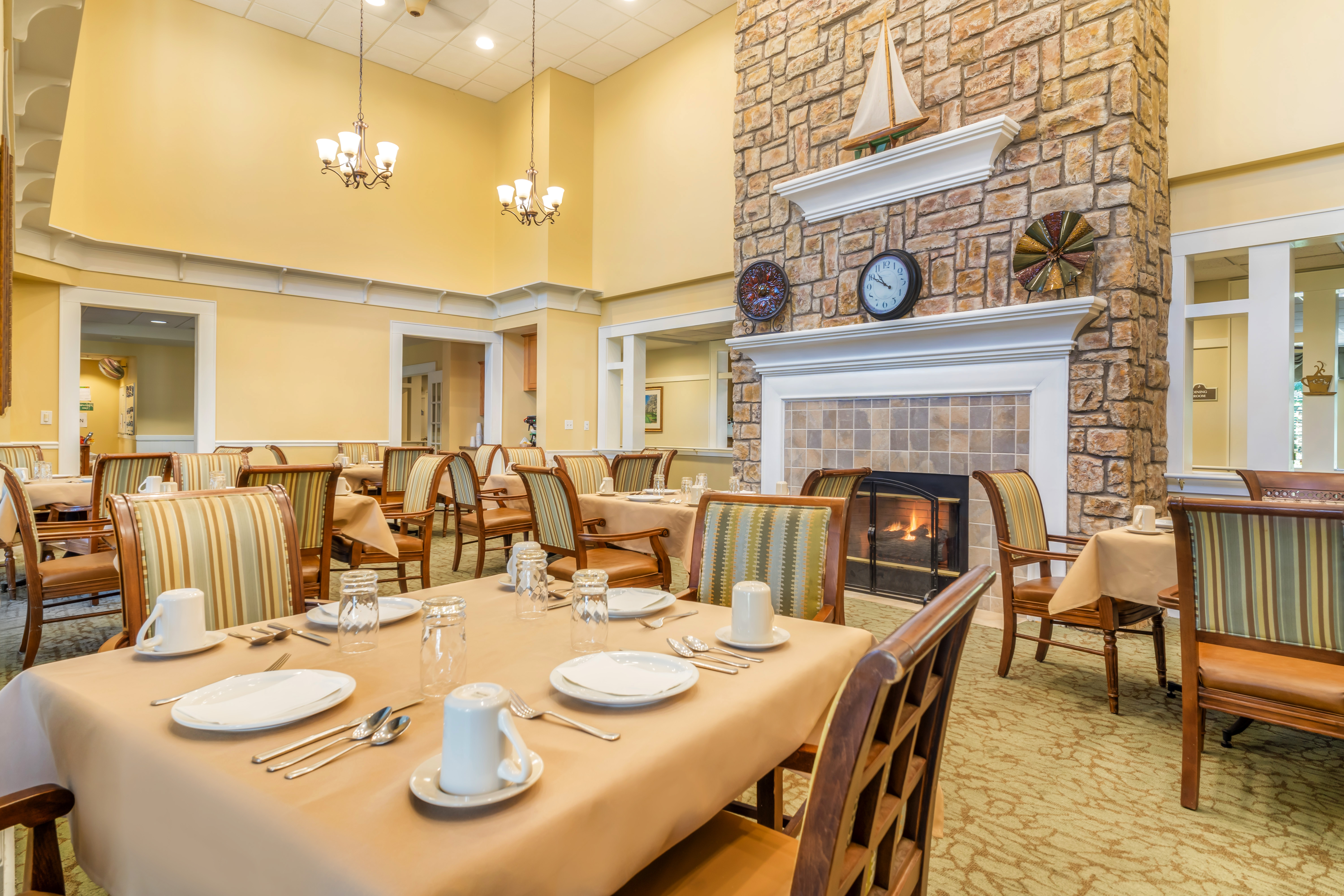 3-niskayuna-community-dining-room