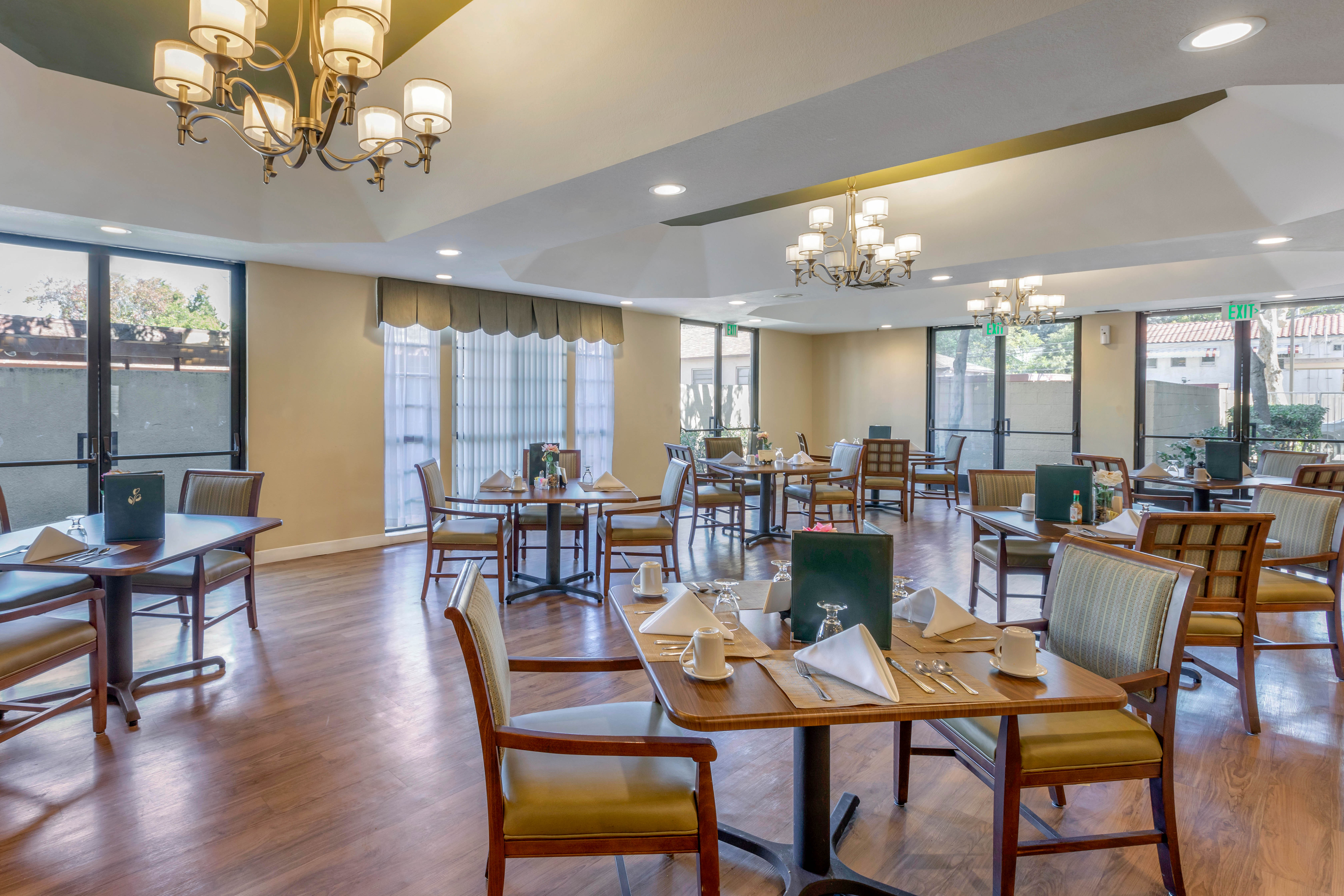 3-north-euclid-dining-room