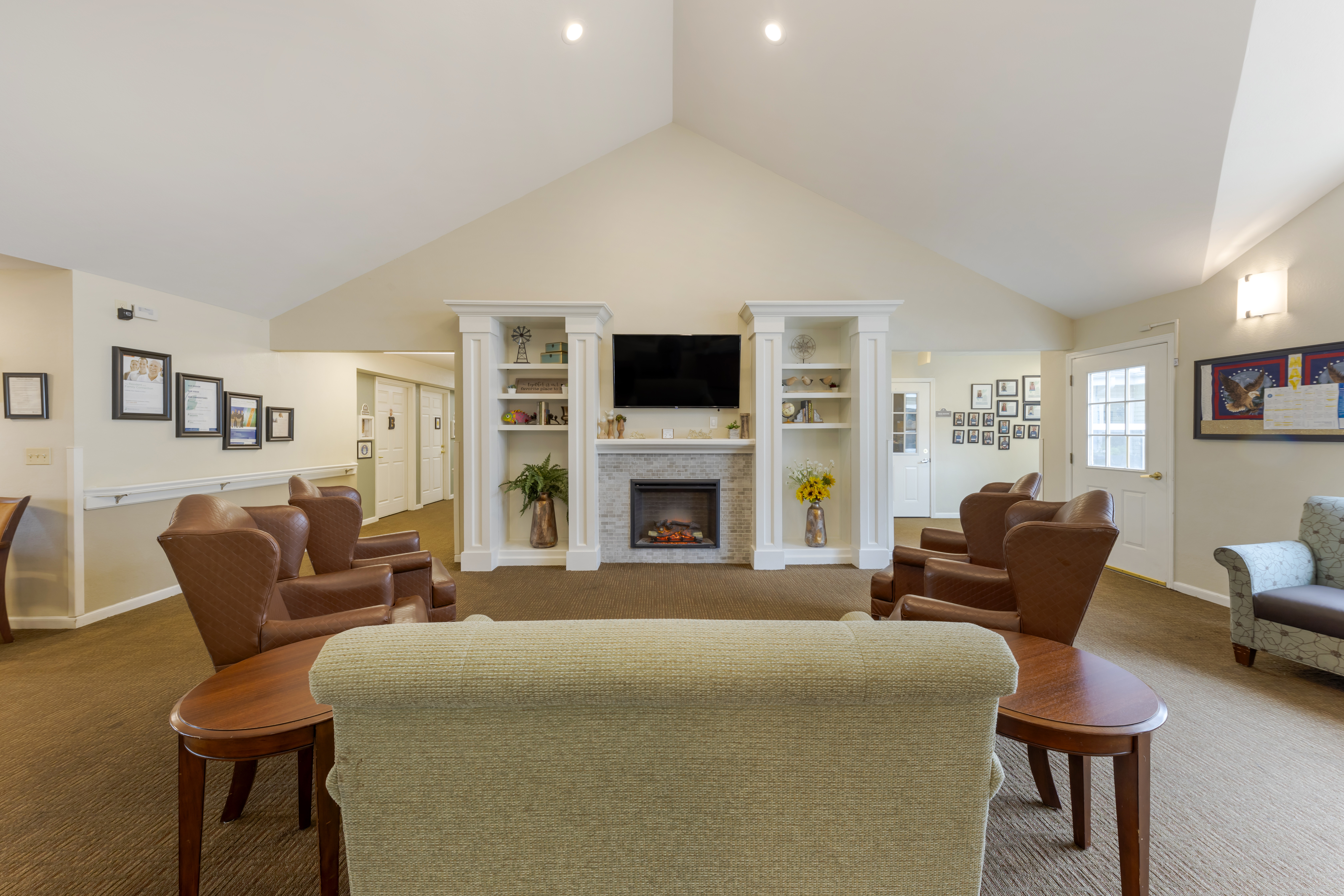 1-oklahoma-city-southwest-community-living-room