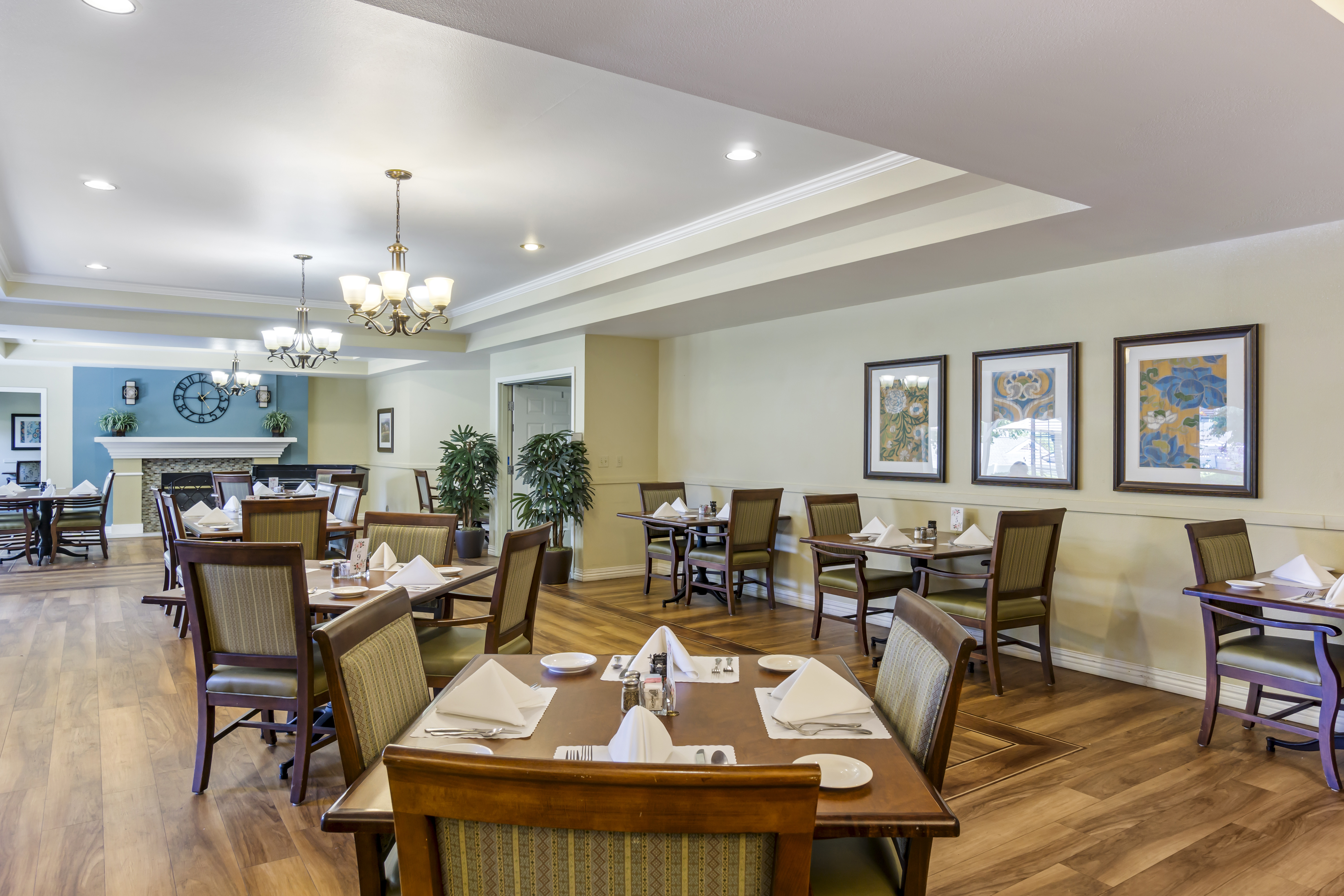 olympia-east-community-dining-room