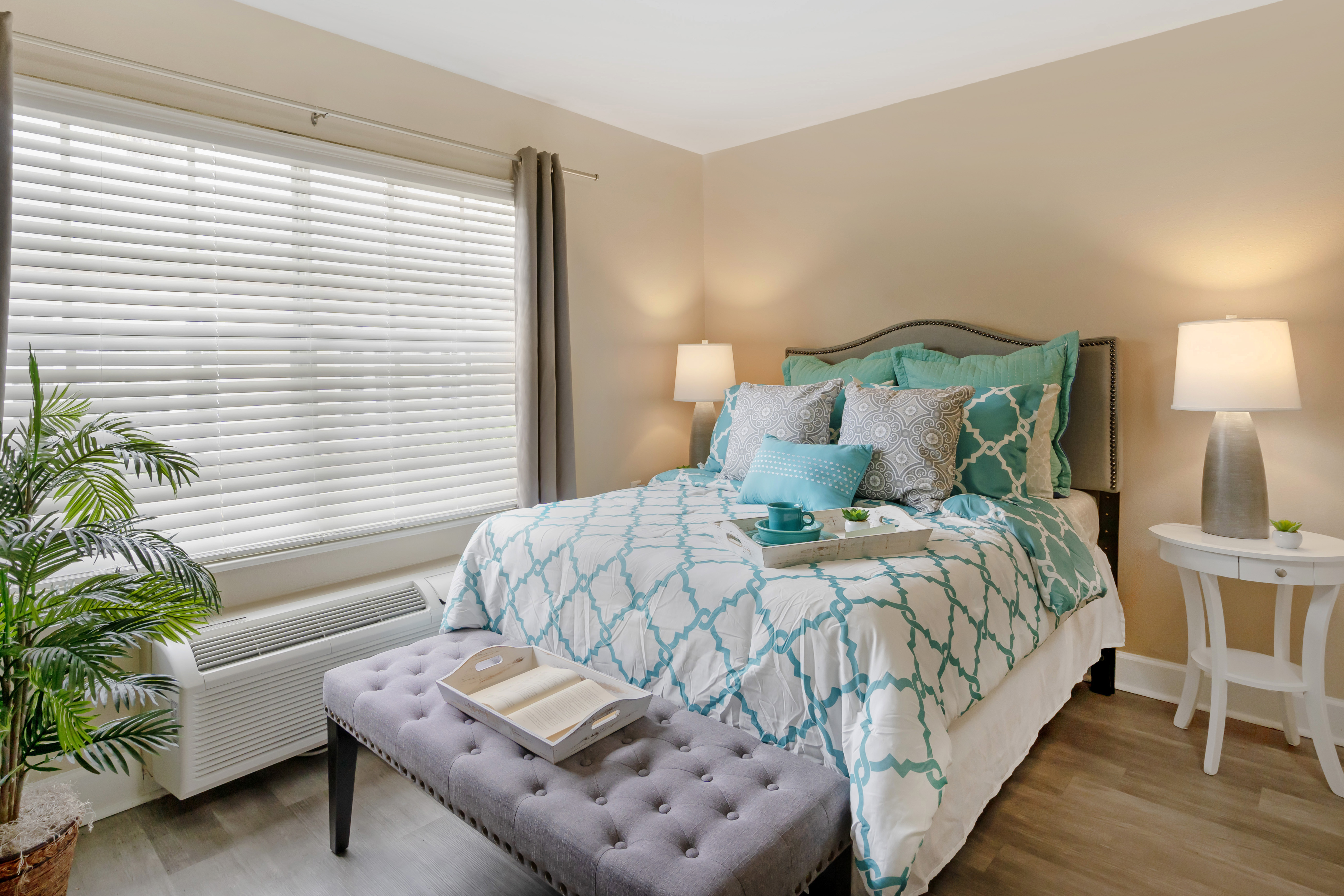 3-orange-park-apartment-single-bed