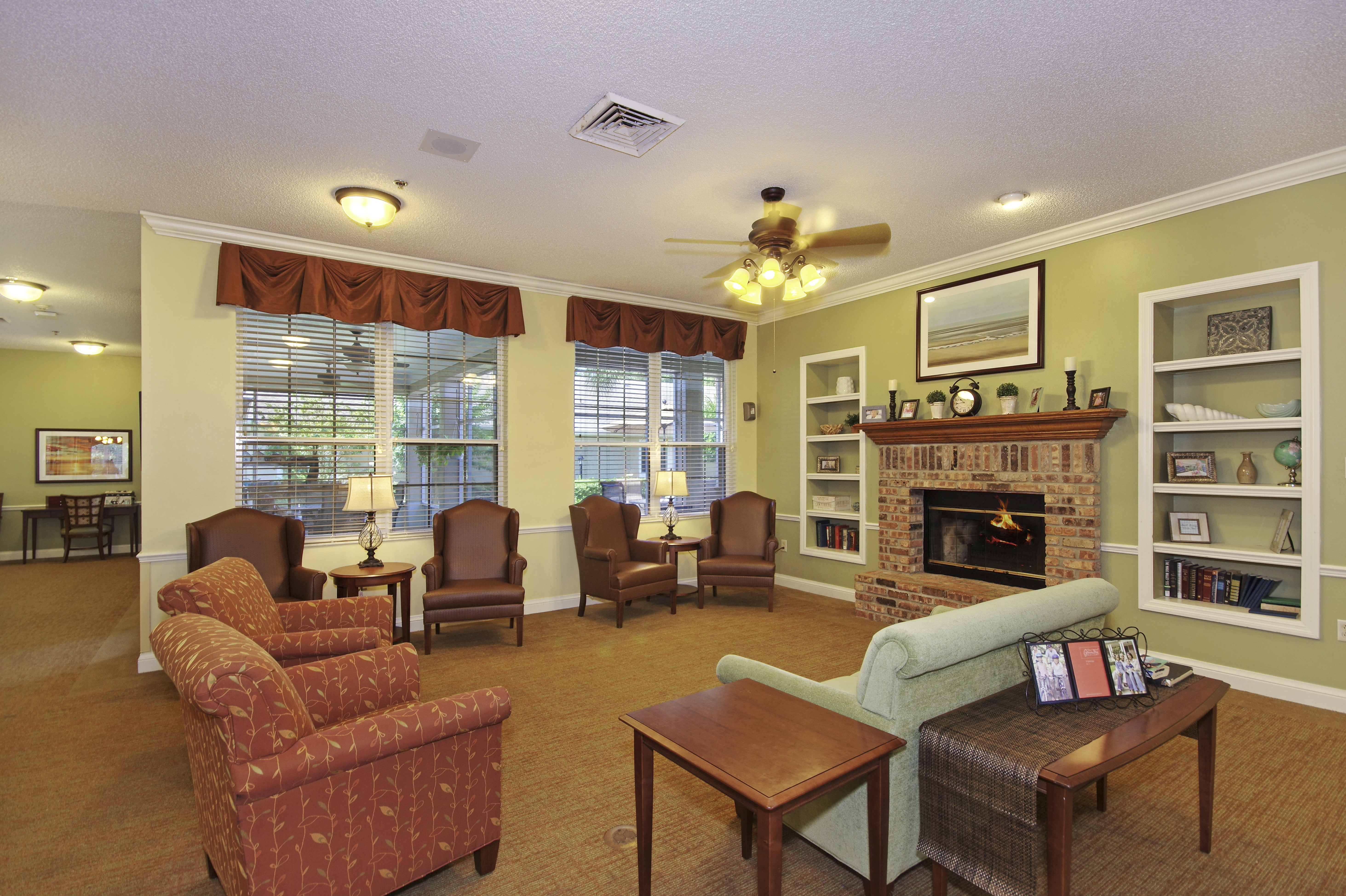 1-ormond-beach-west-community-living-room