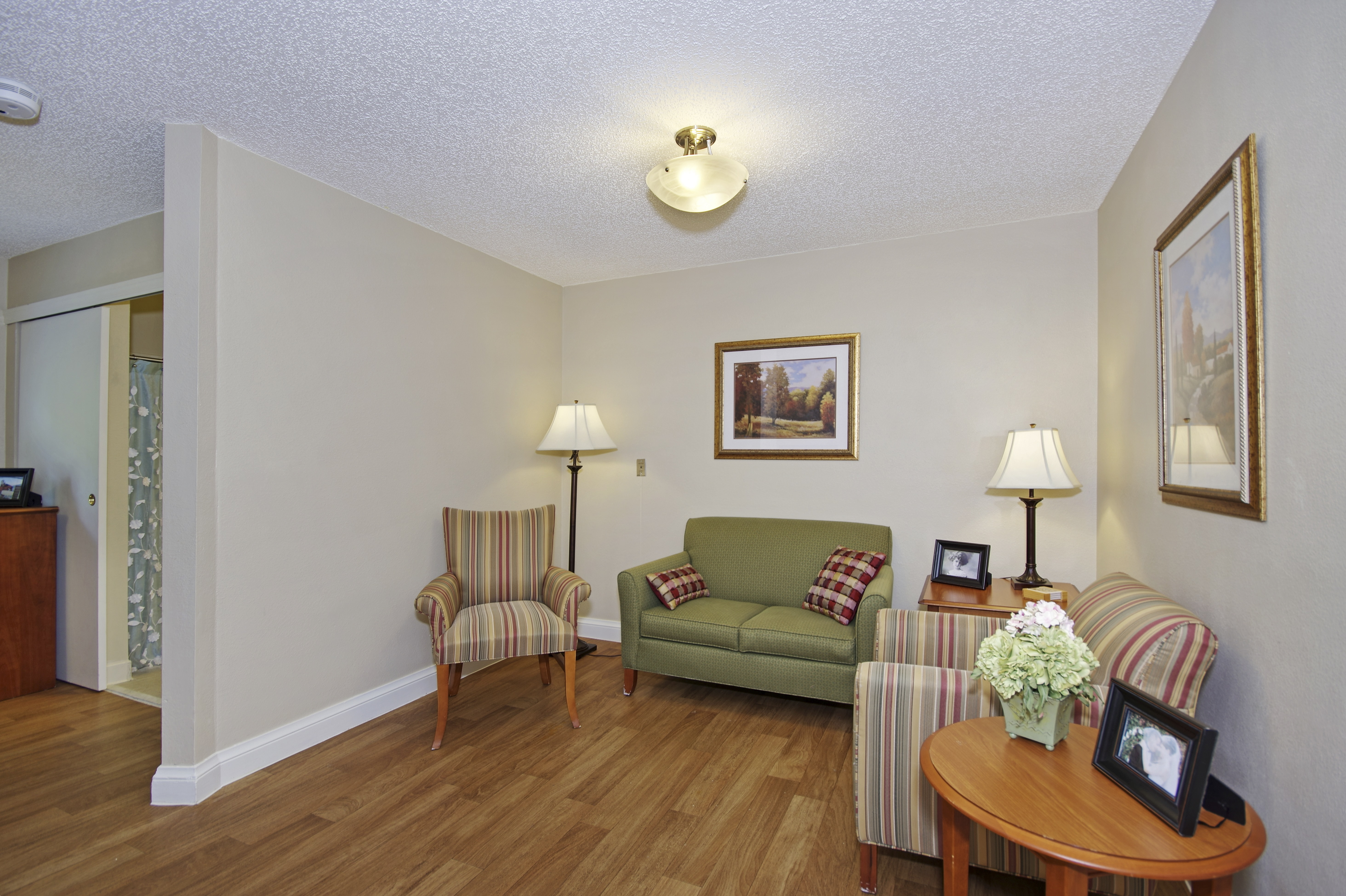 3-ormond-beach-west-living-room