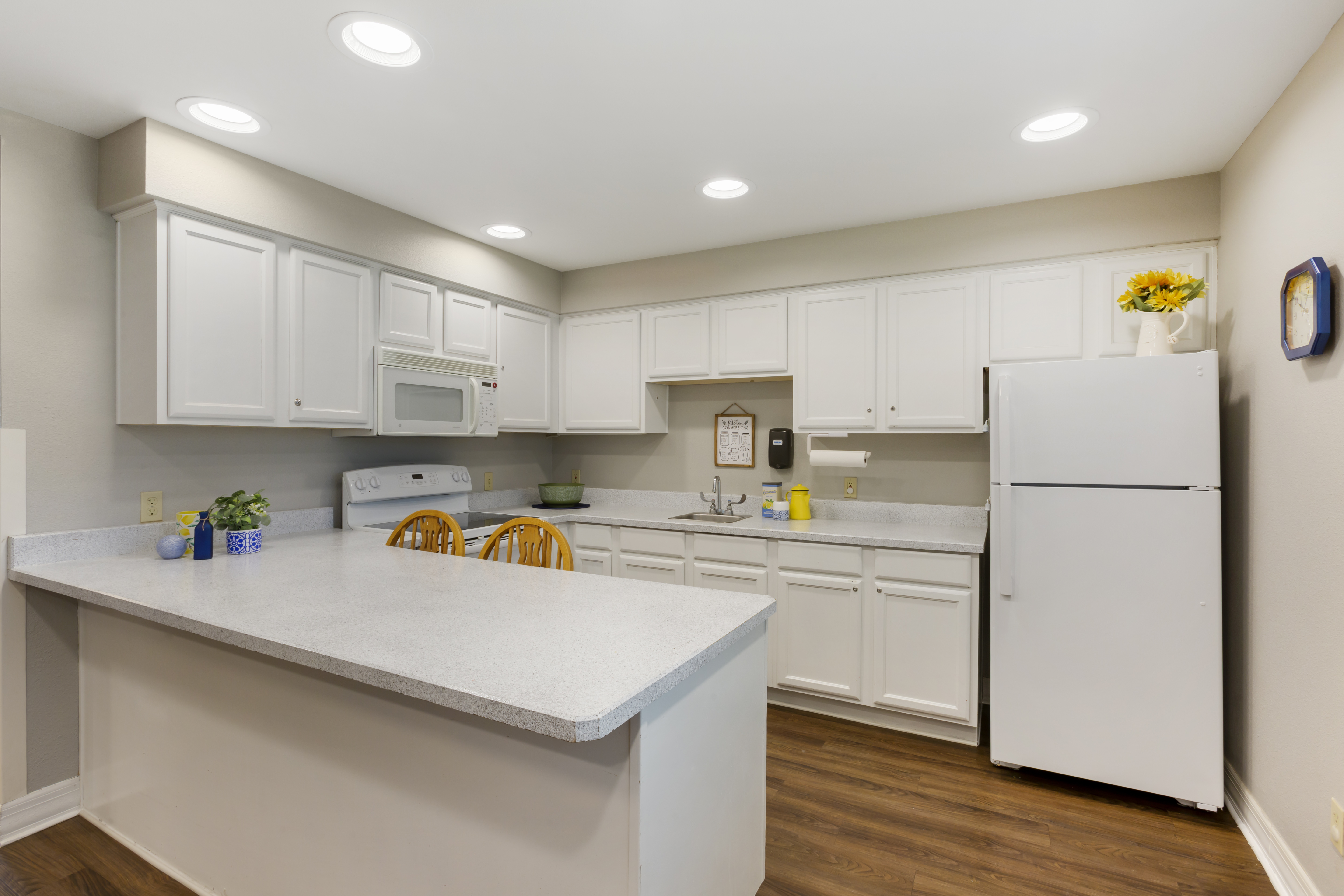 oro-valley-apartment-kitchen