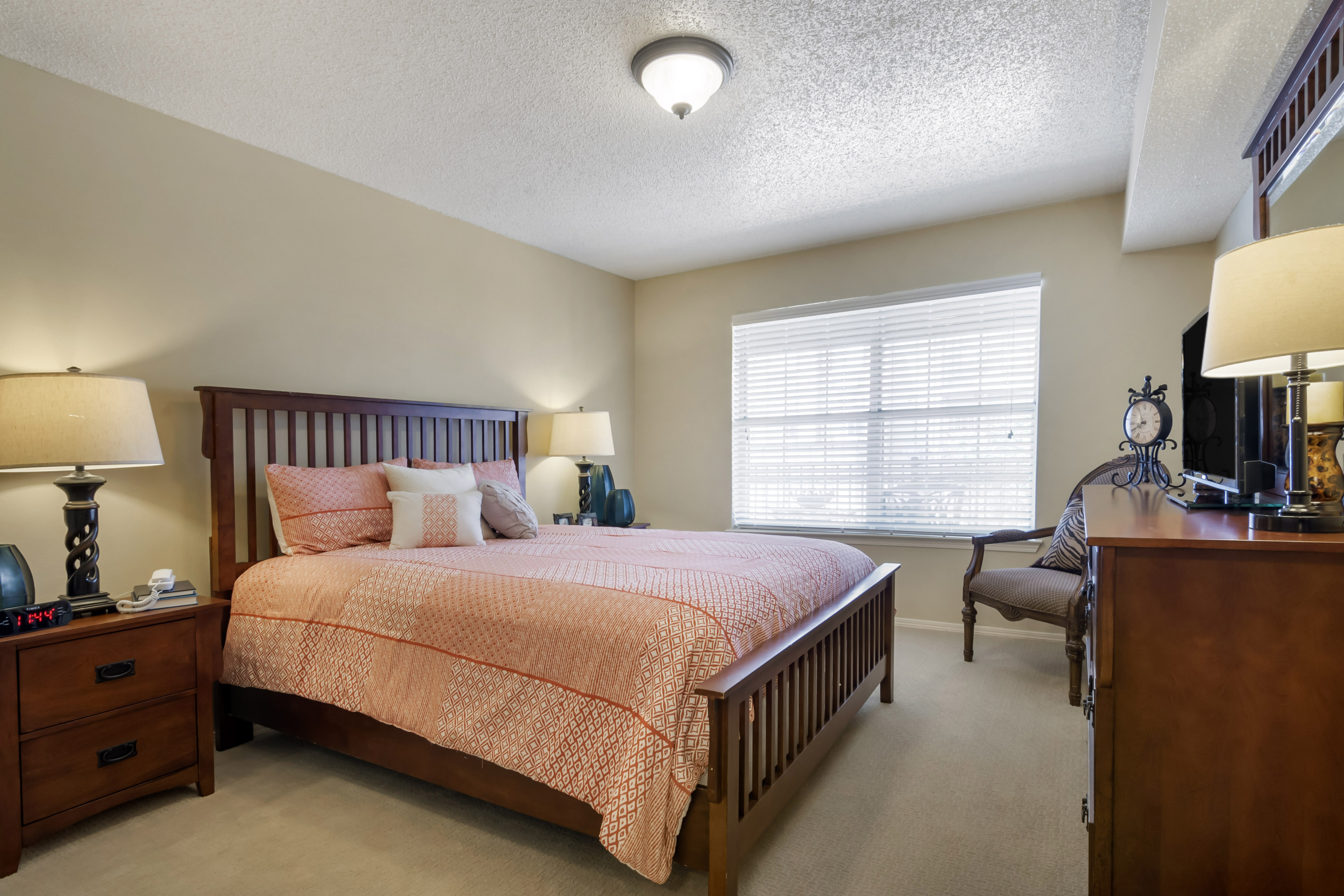 overland-park-119th-apartment-bedroom