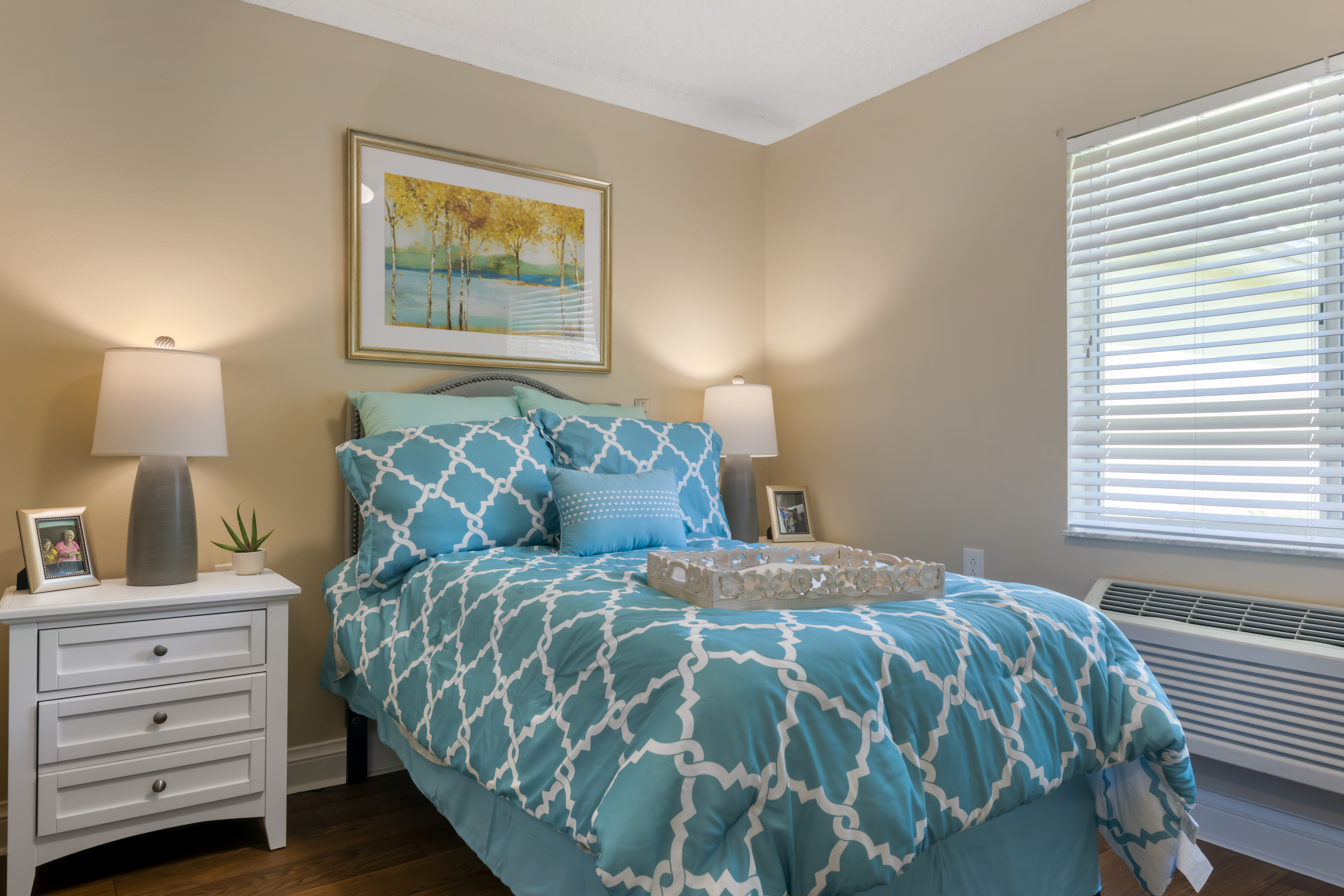 palm-coast-apartment-bedroom
