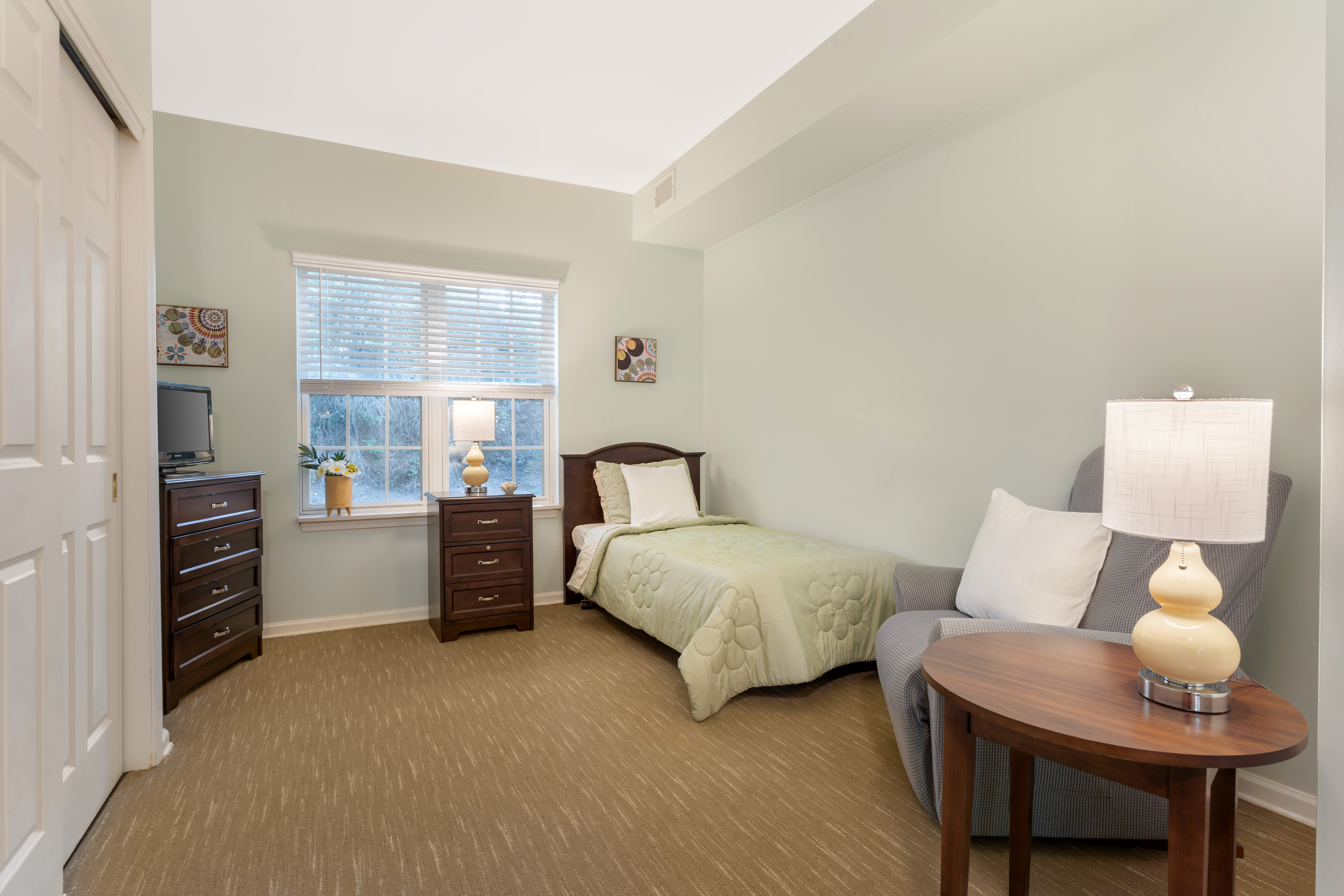 penn-hills-apartment-bedroom