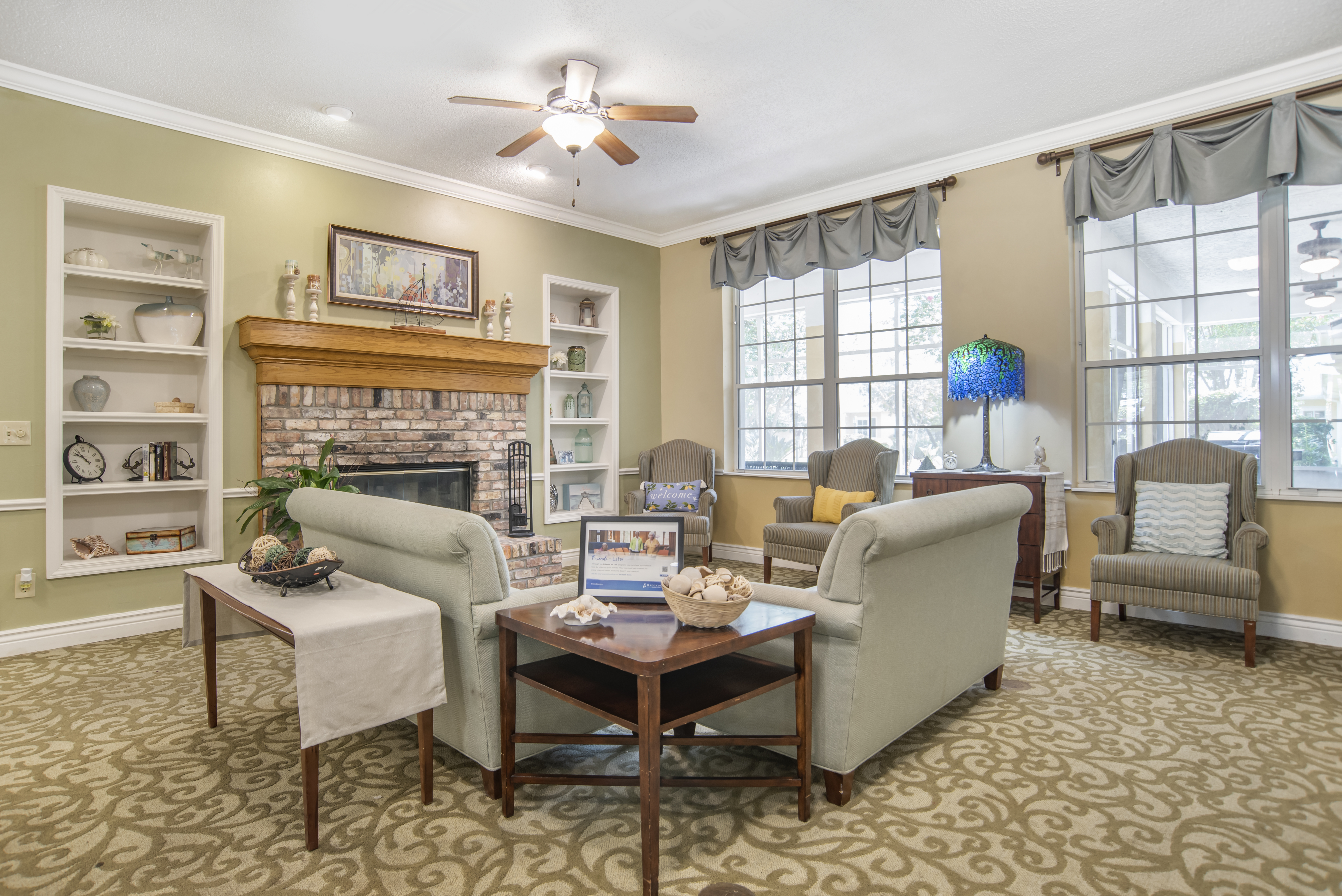 1-pensacola-lobby