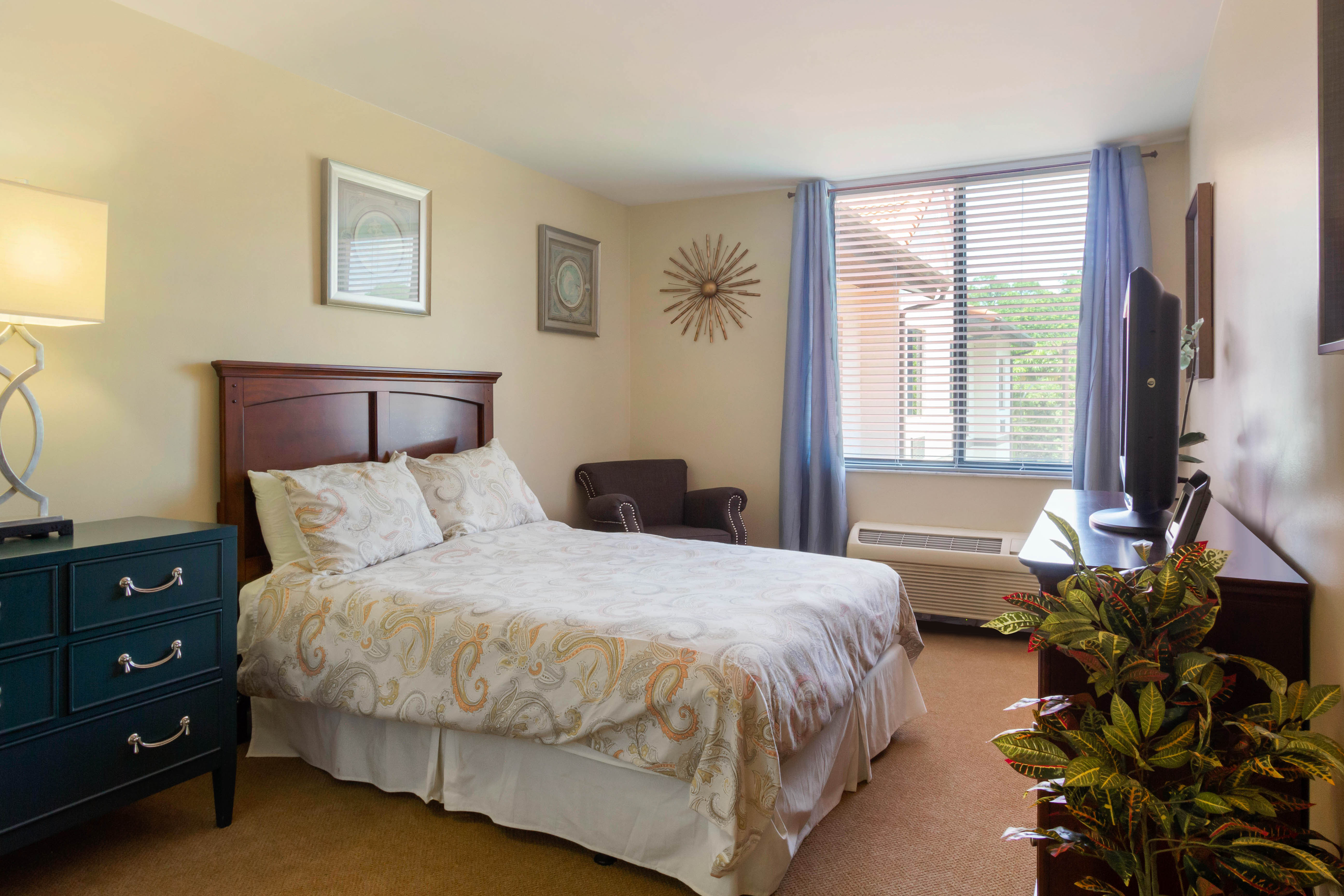 3-phillippi-creek-apartment-bedroom