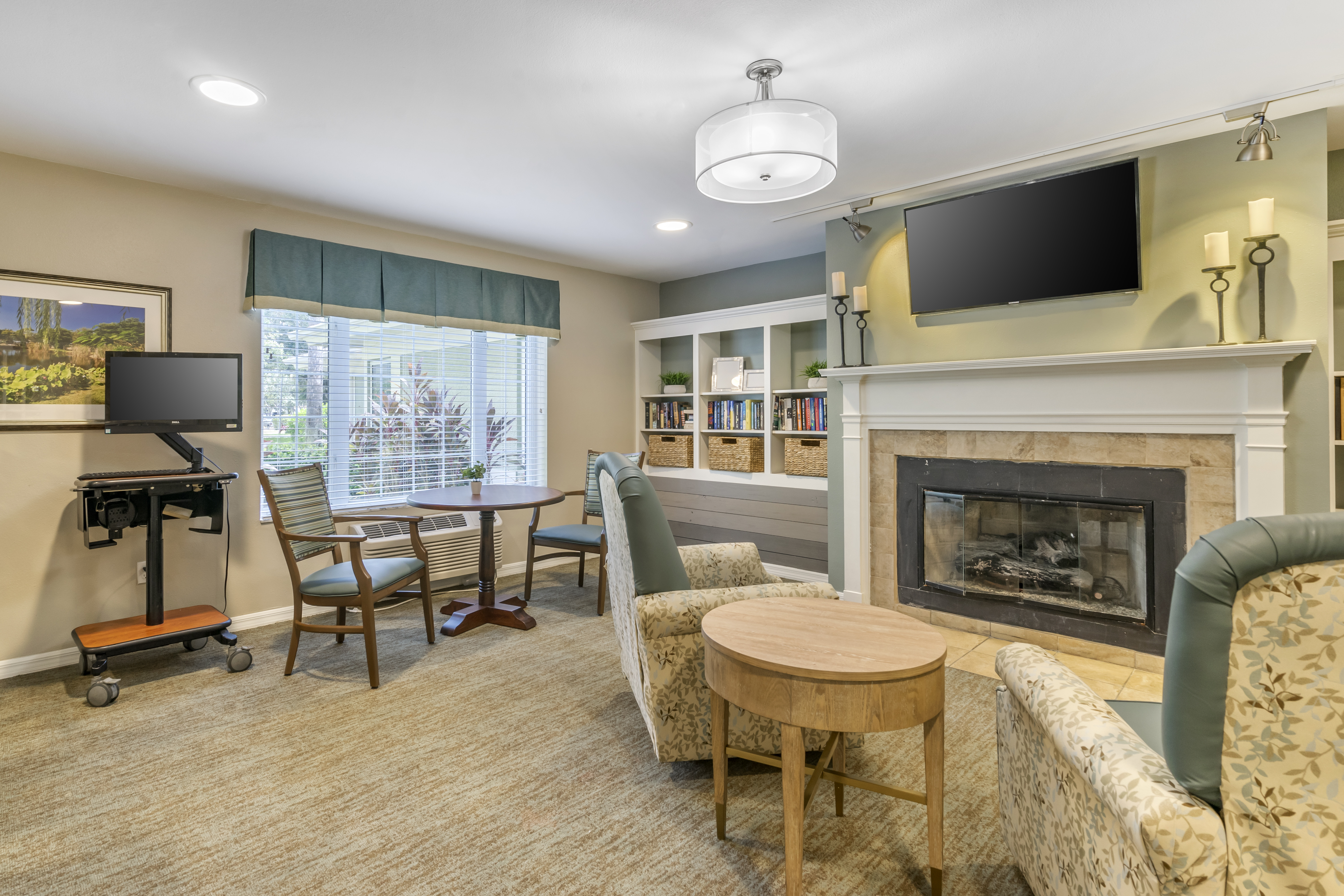 1-pointe-west-community-living-room