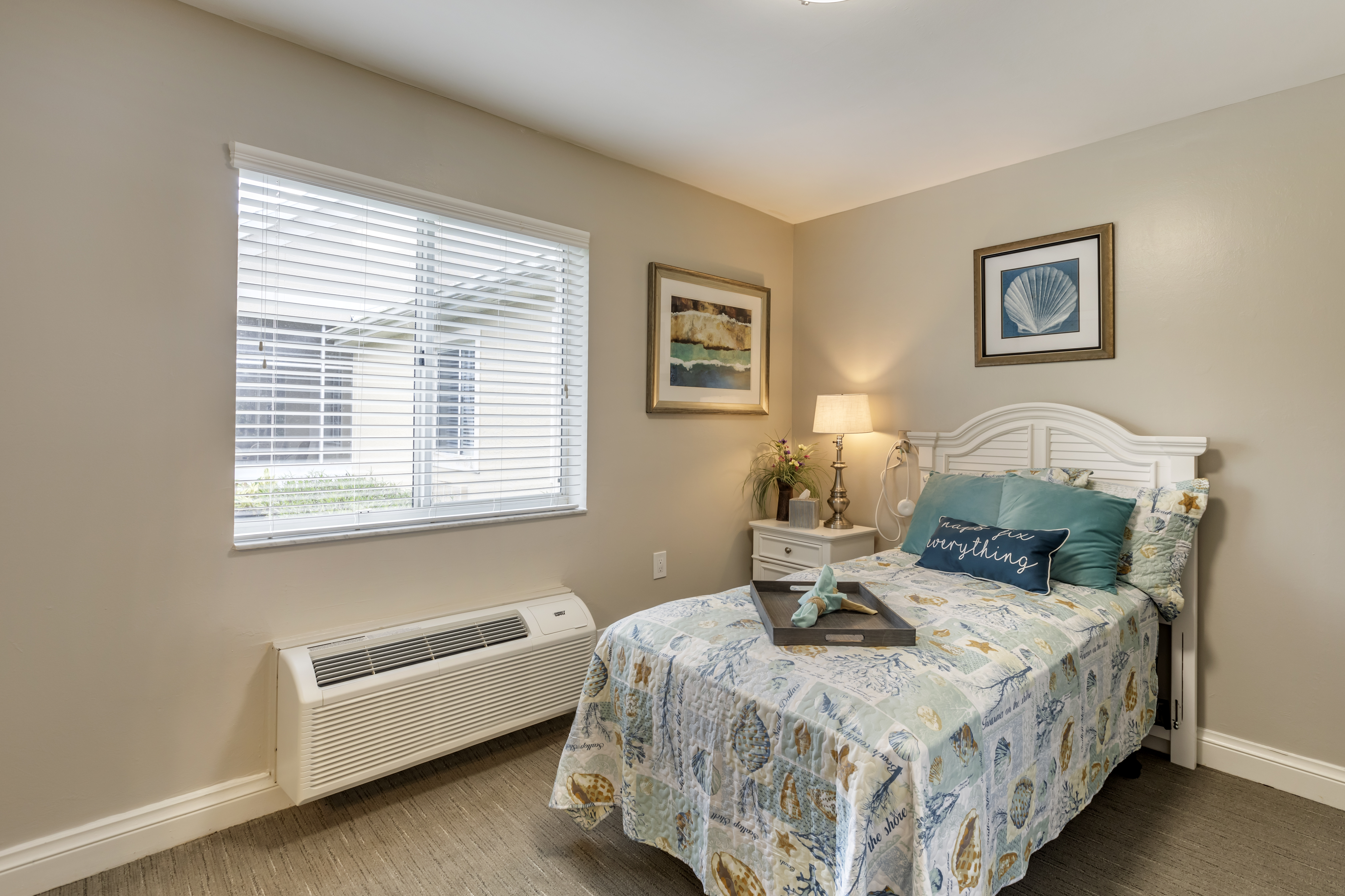 port-charlotte-apartment-bedroom