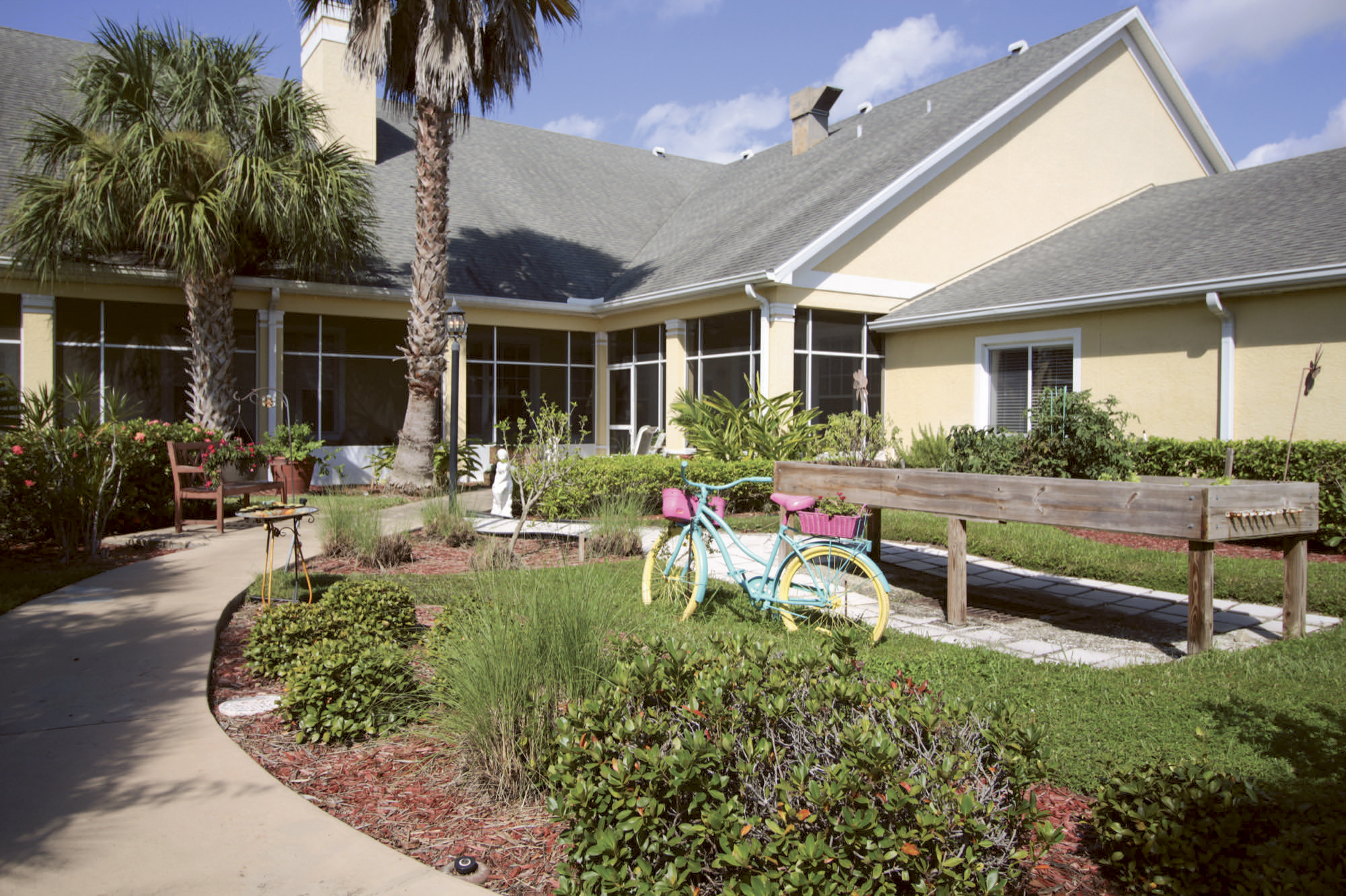 2-punta-gorda-isles-courtyard