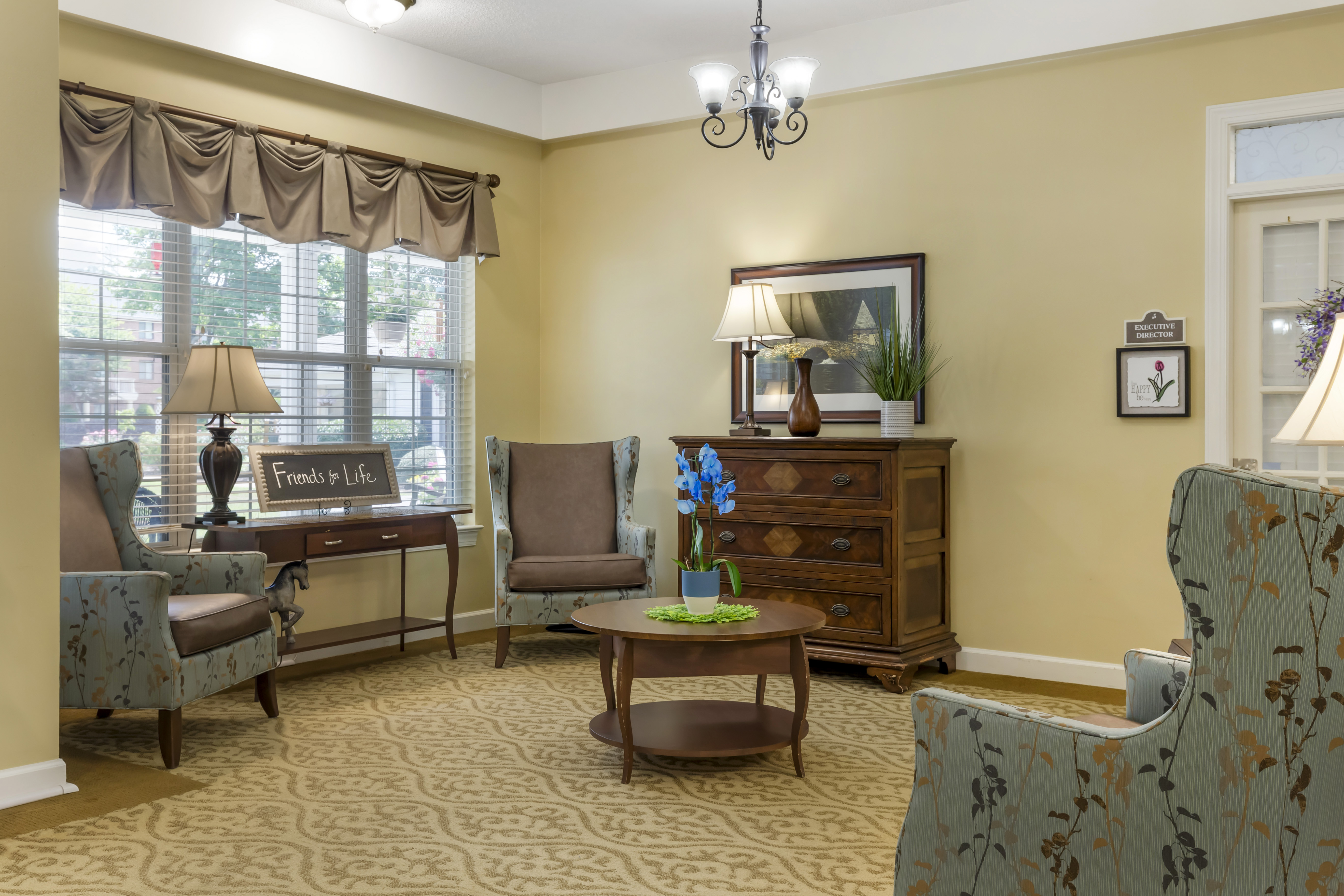 1-reynolda-road-sitting-area