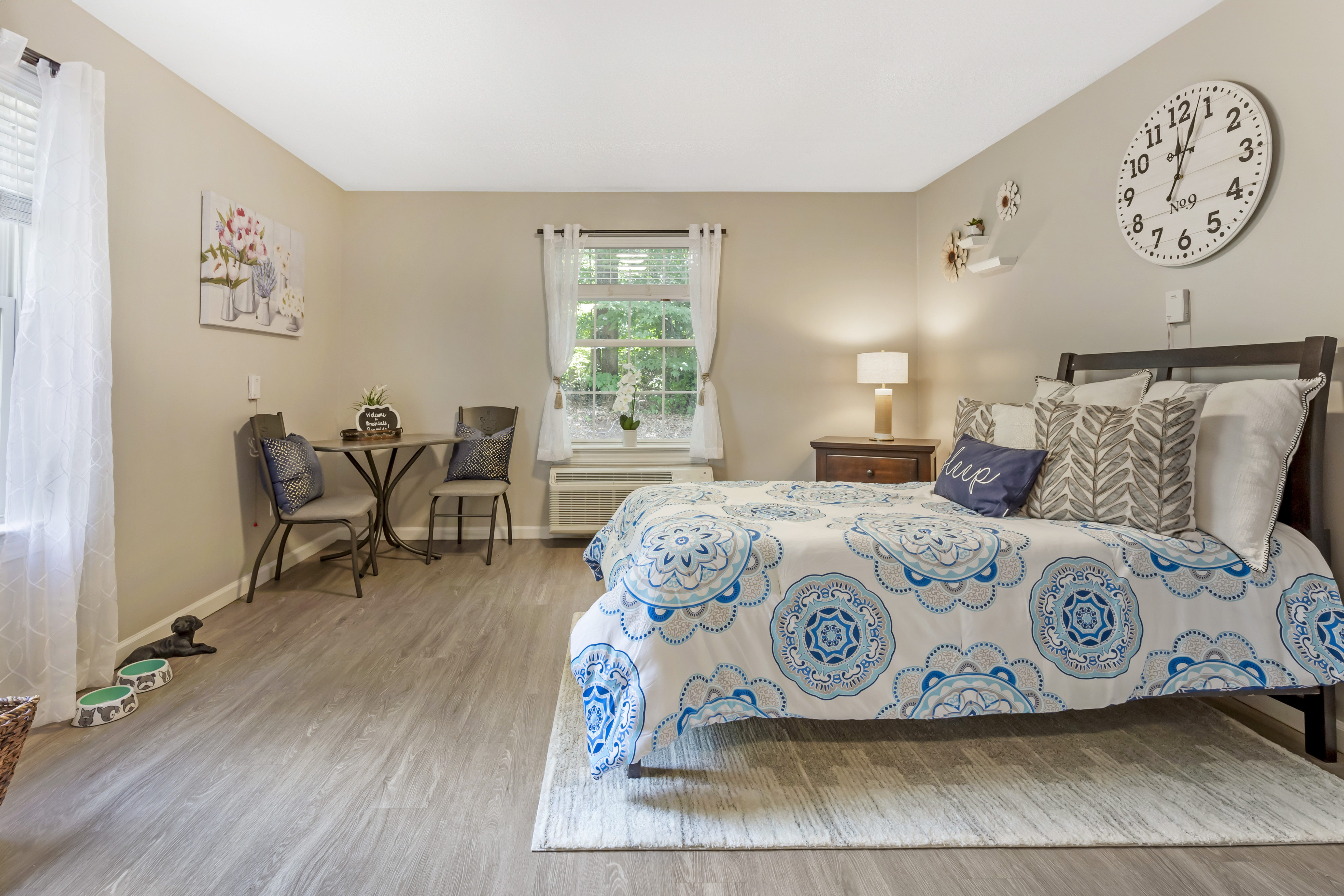 3-reynolda-road-apartment-bedroom