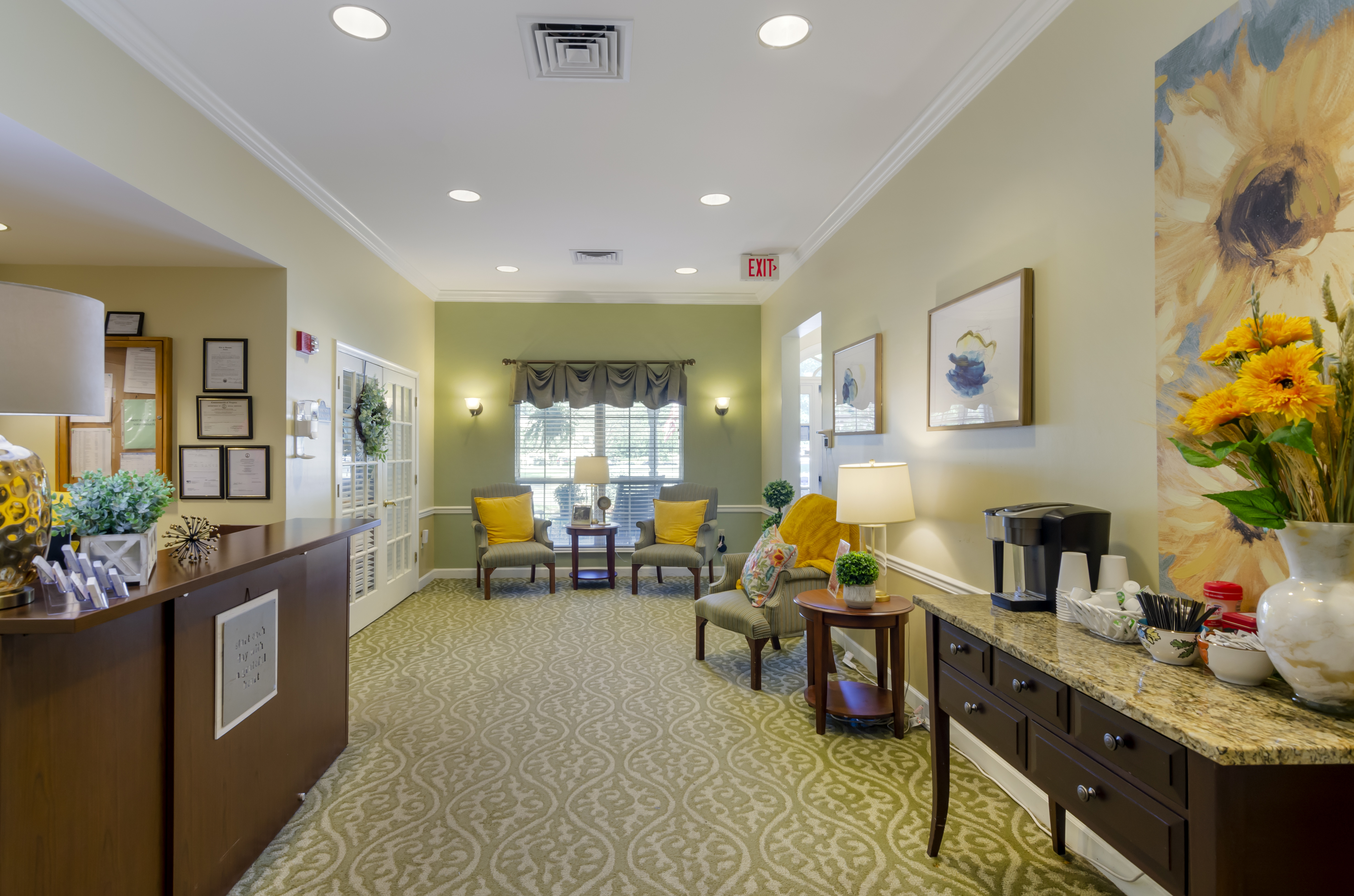 1-roanoke-lobby