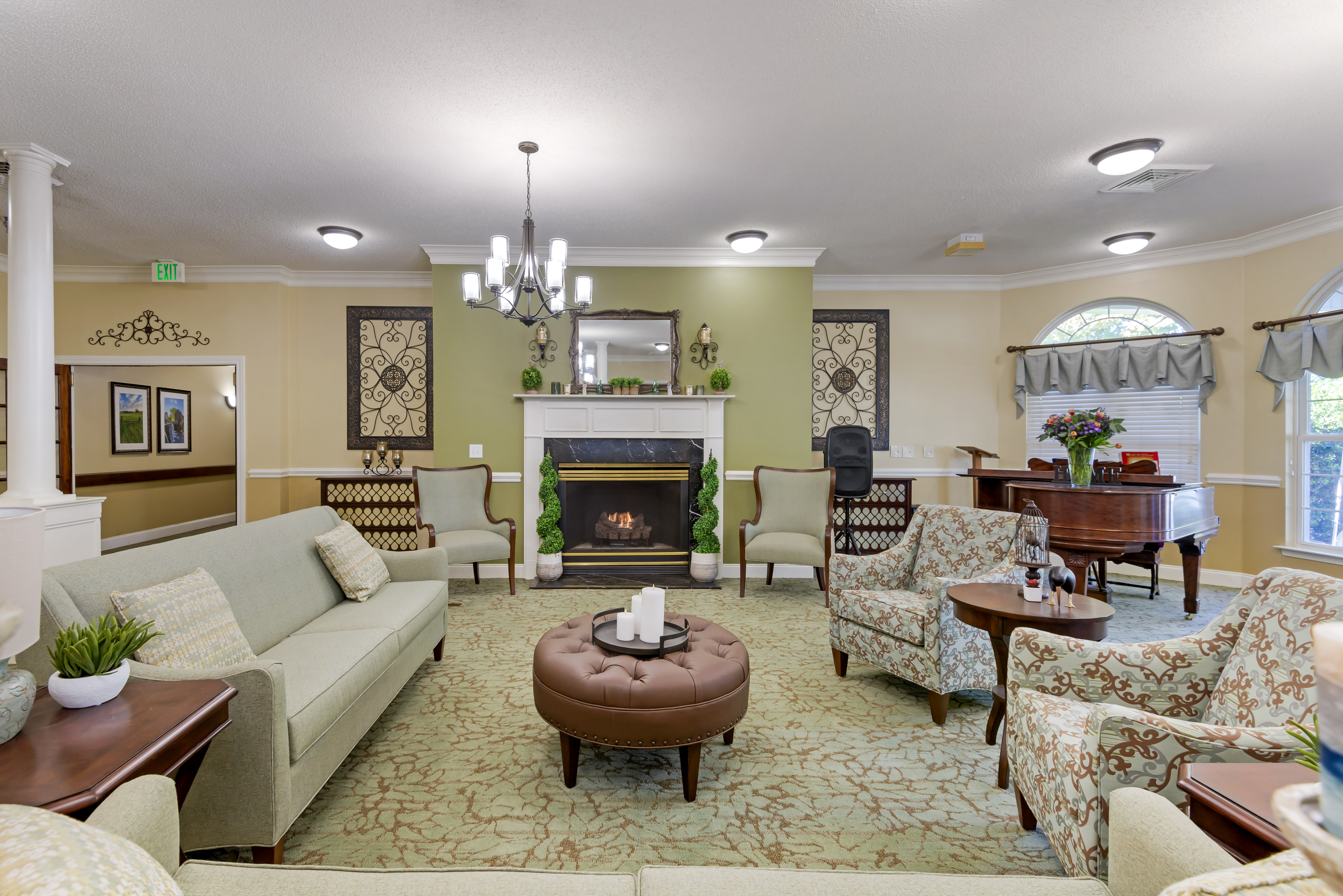 1-robinwood-community-living-room