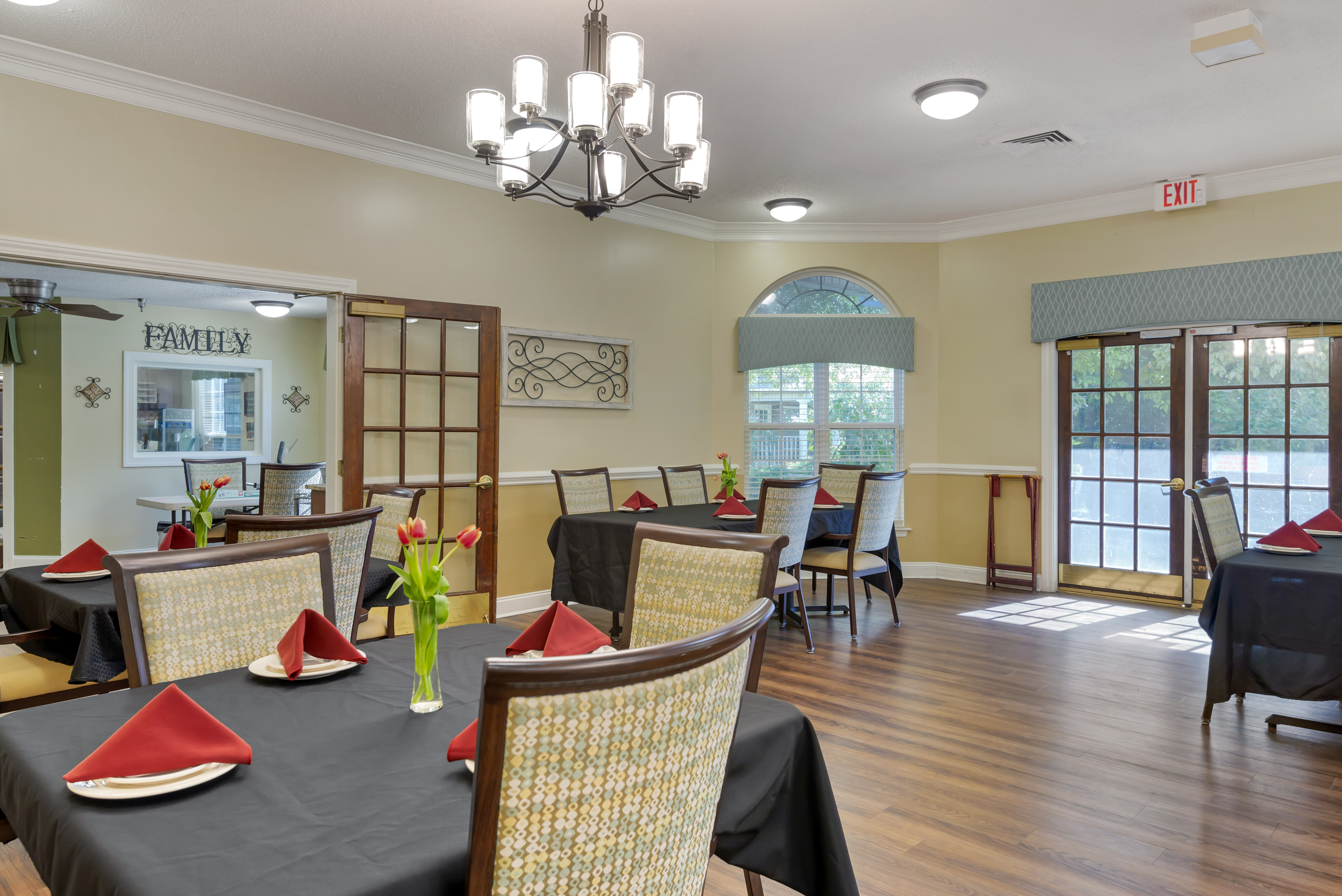 3-robinwood-dining-room