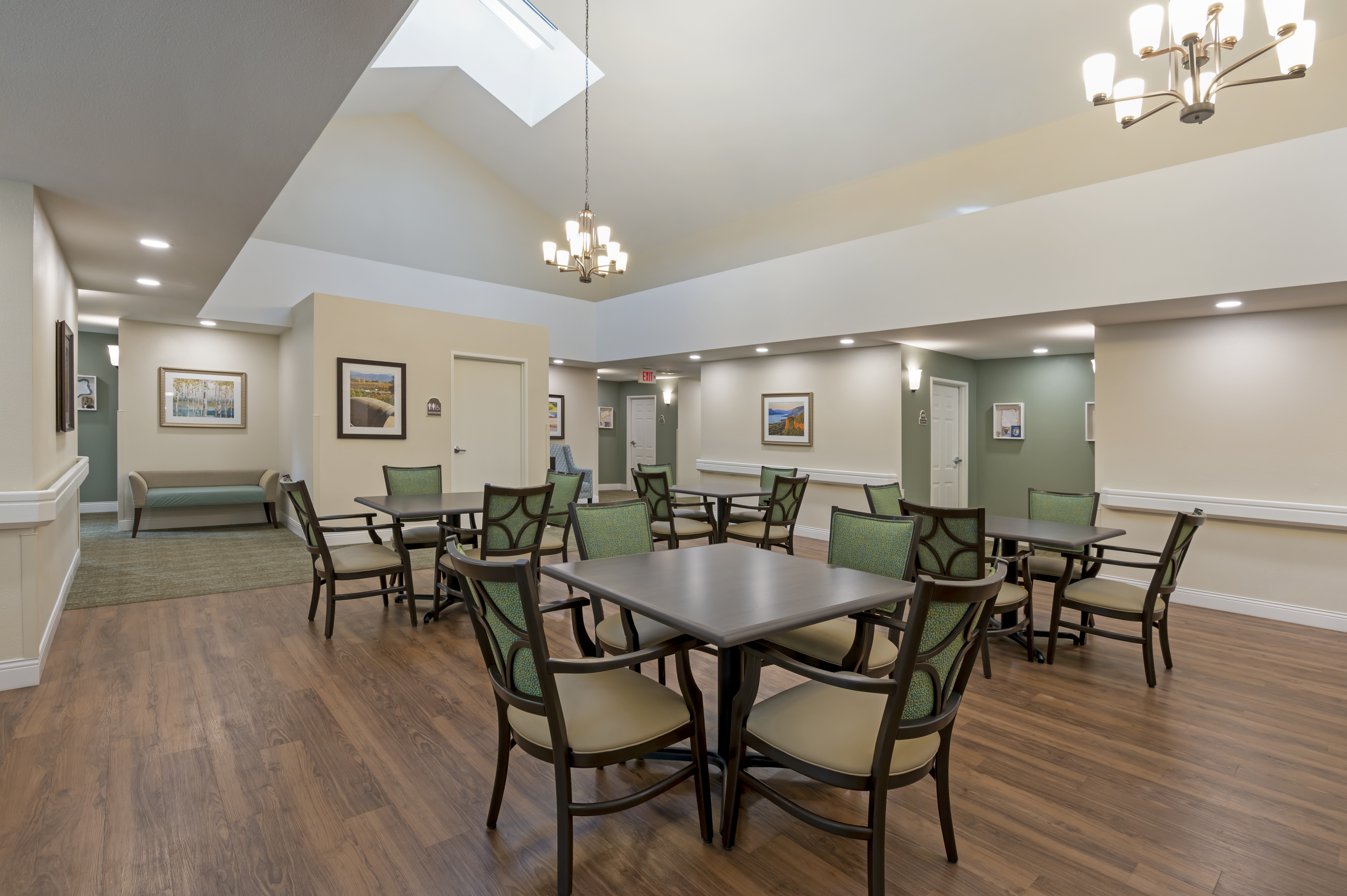 1-roseburg-dining-room