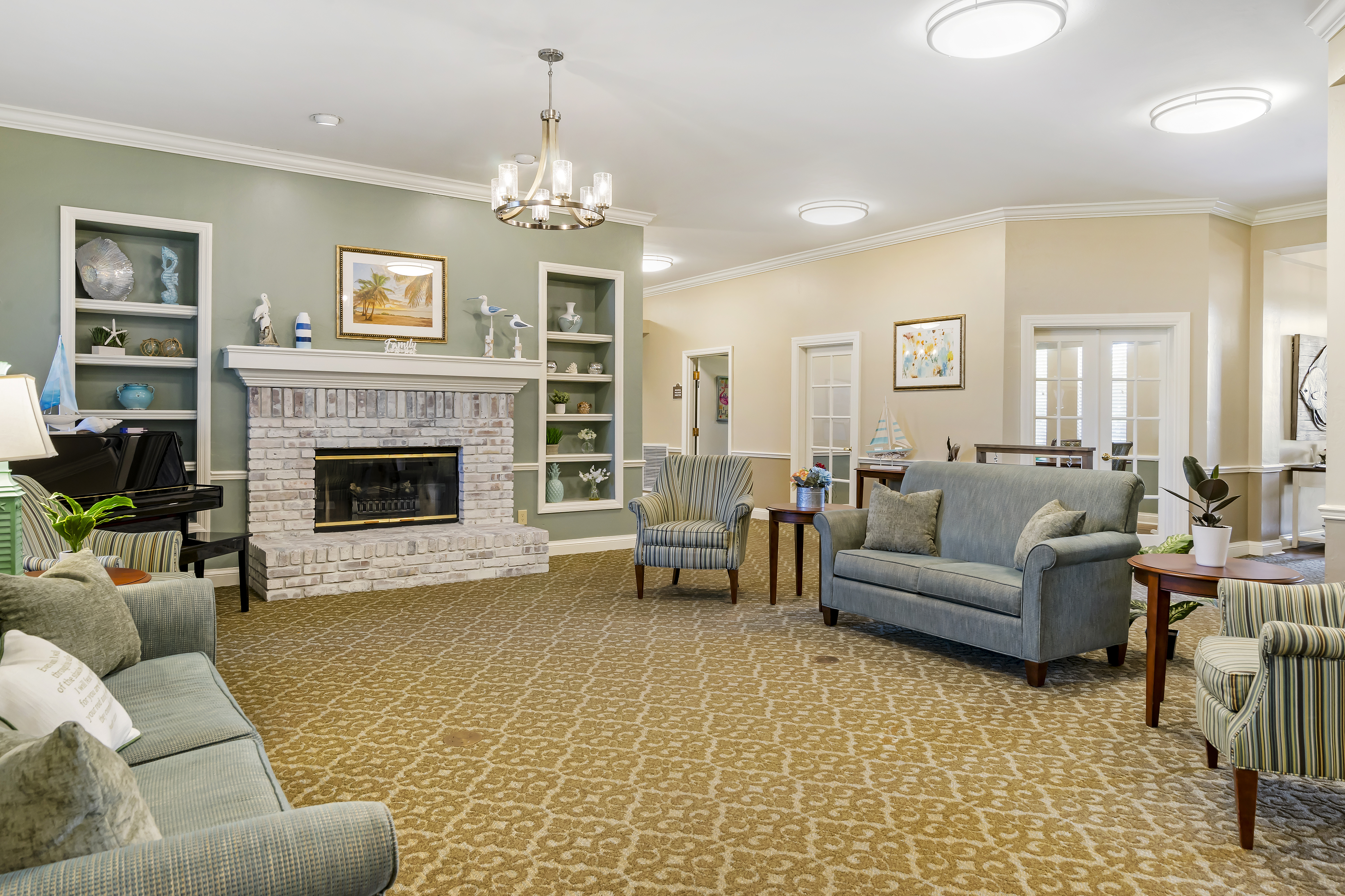 1-rotonda-community-living-room