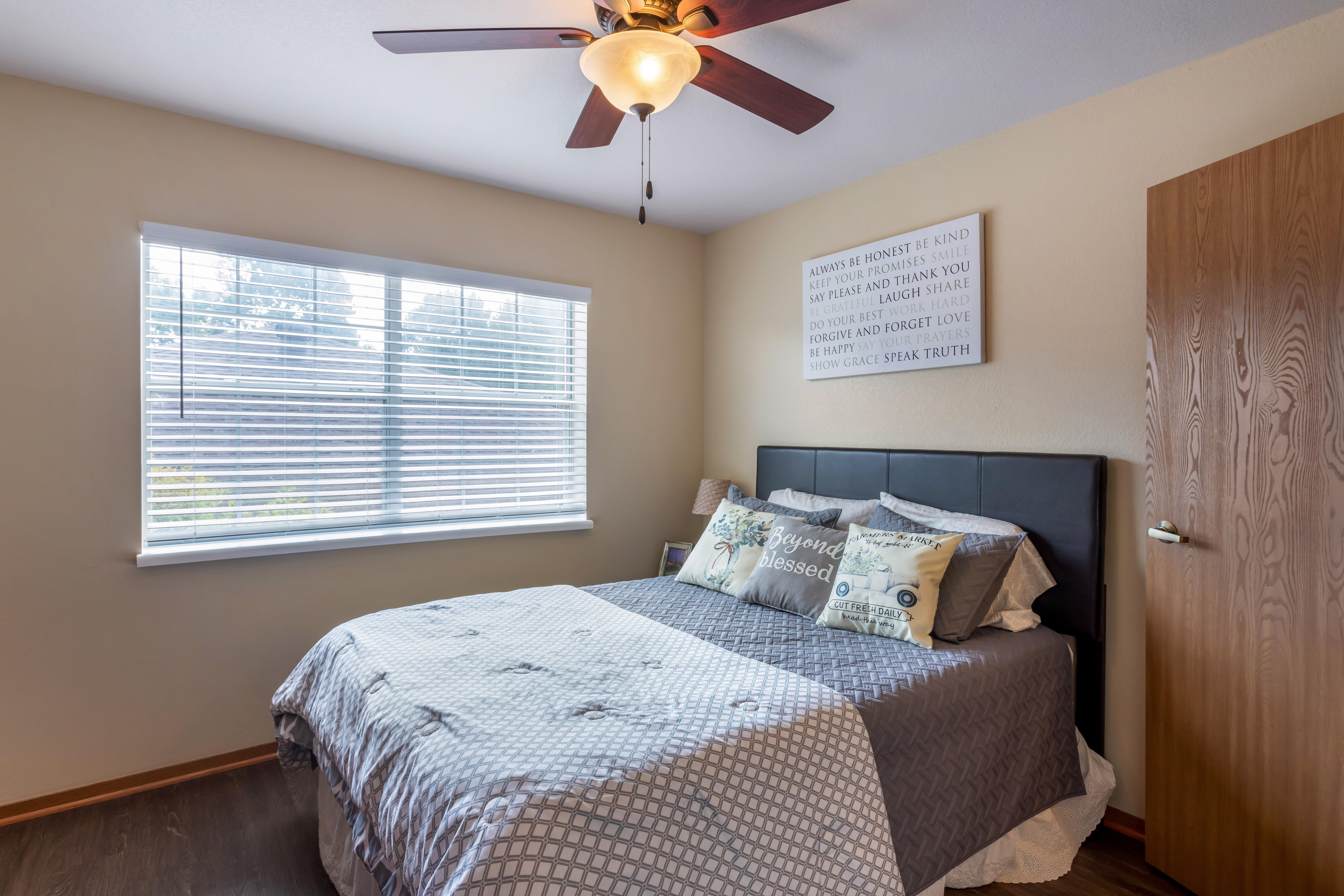 russellville-apartment-bedroom