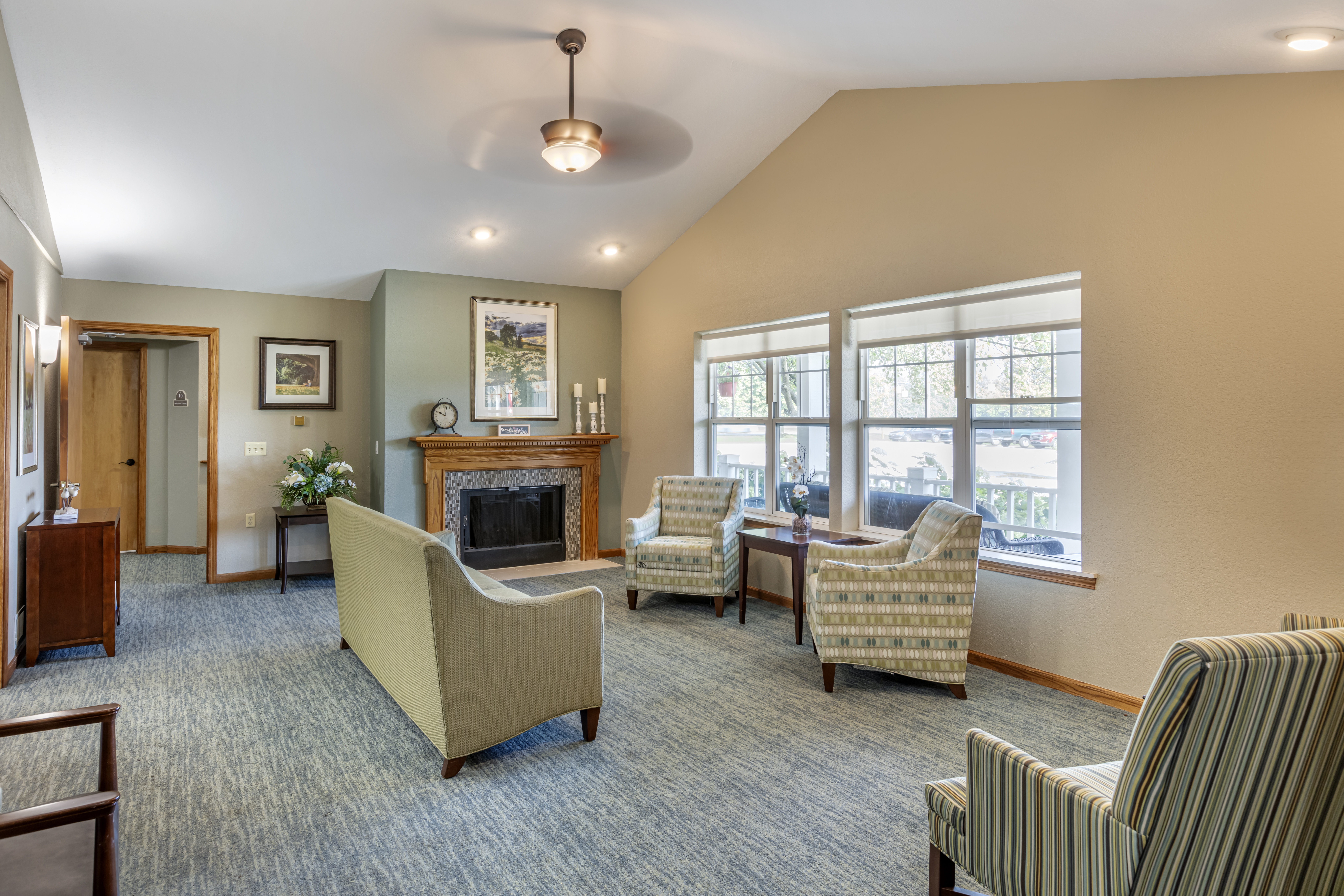 1-saginaw-community-living-room