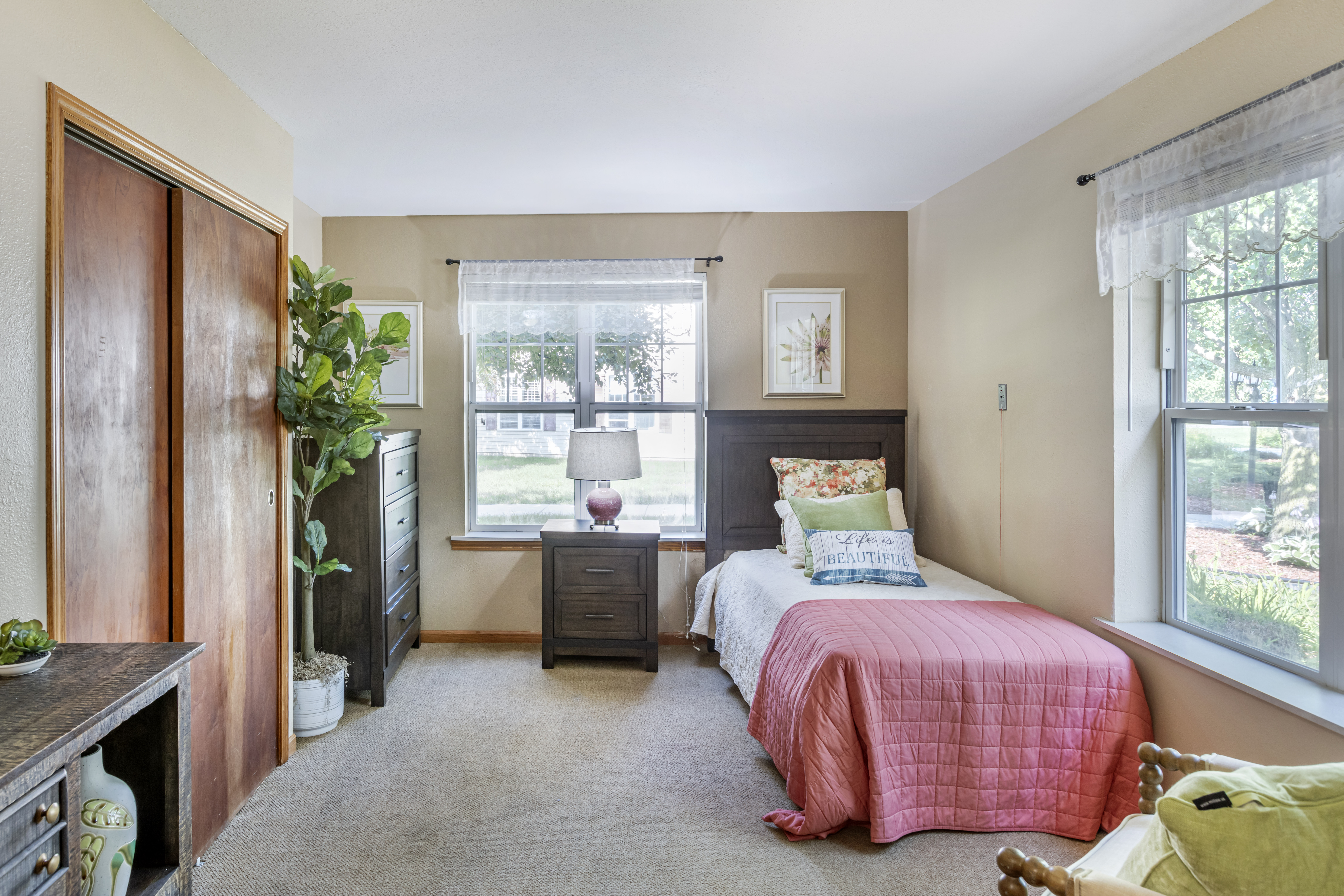 saginaw-apartment-bedroom