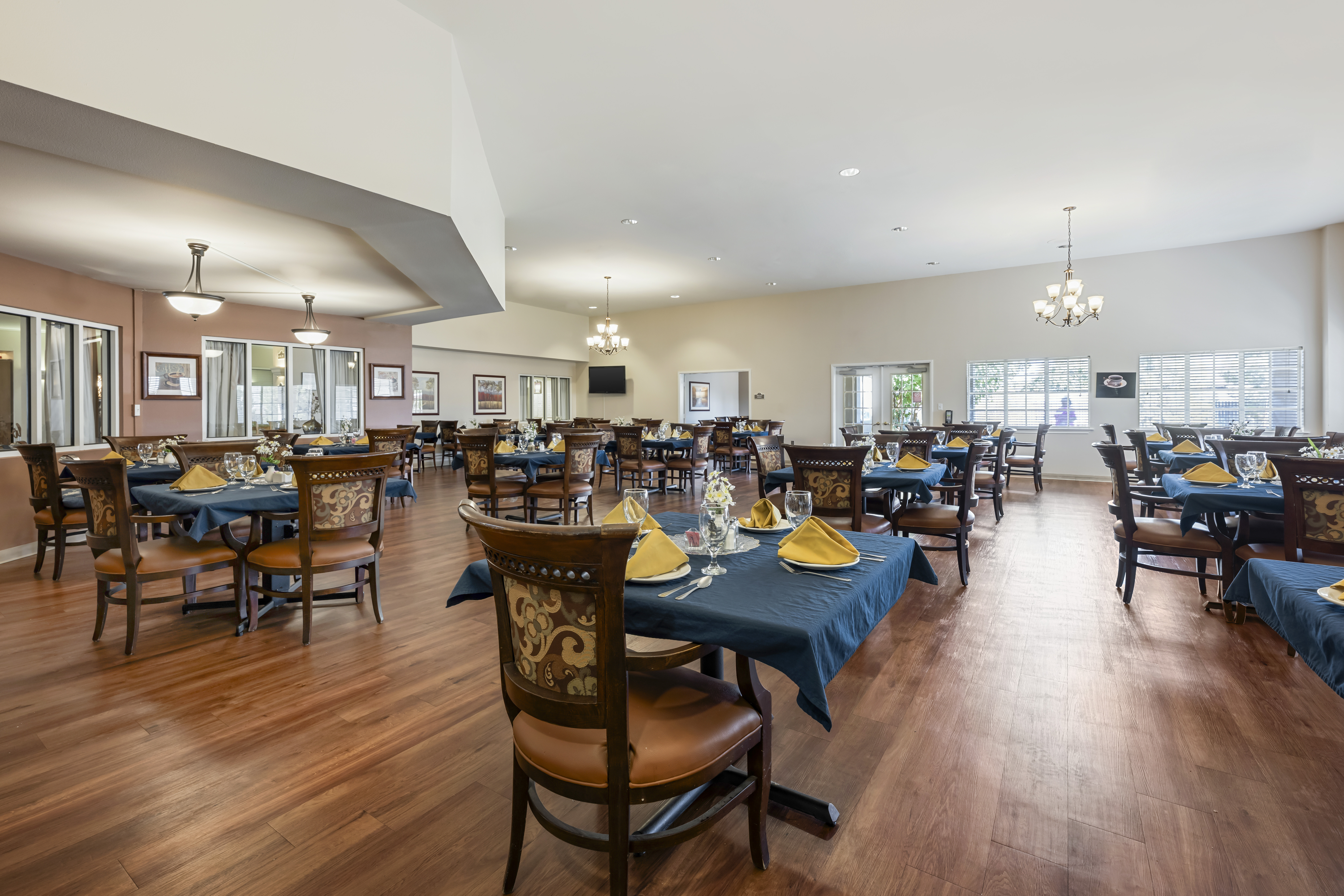 sherwood-community-dining-room