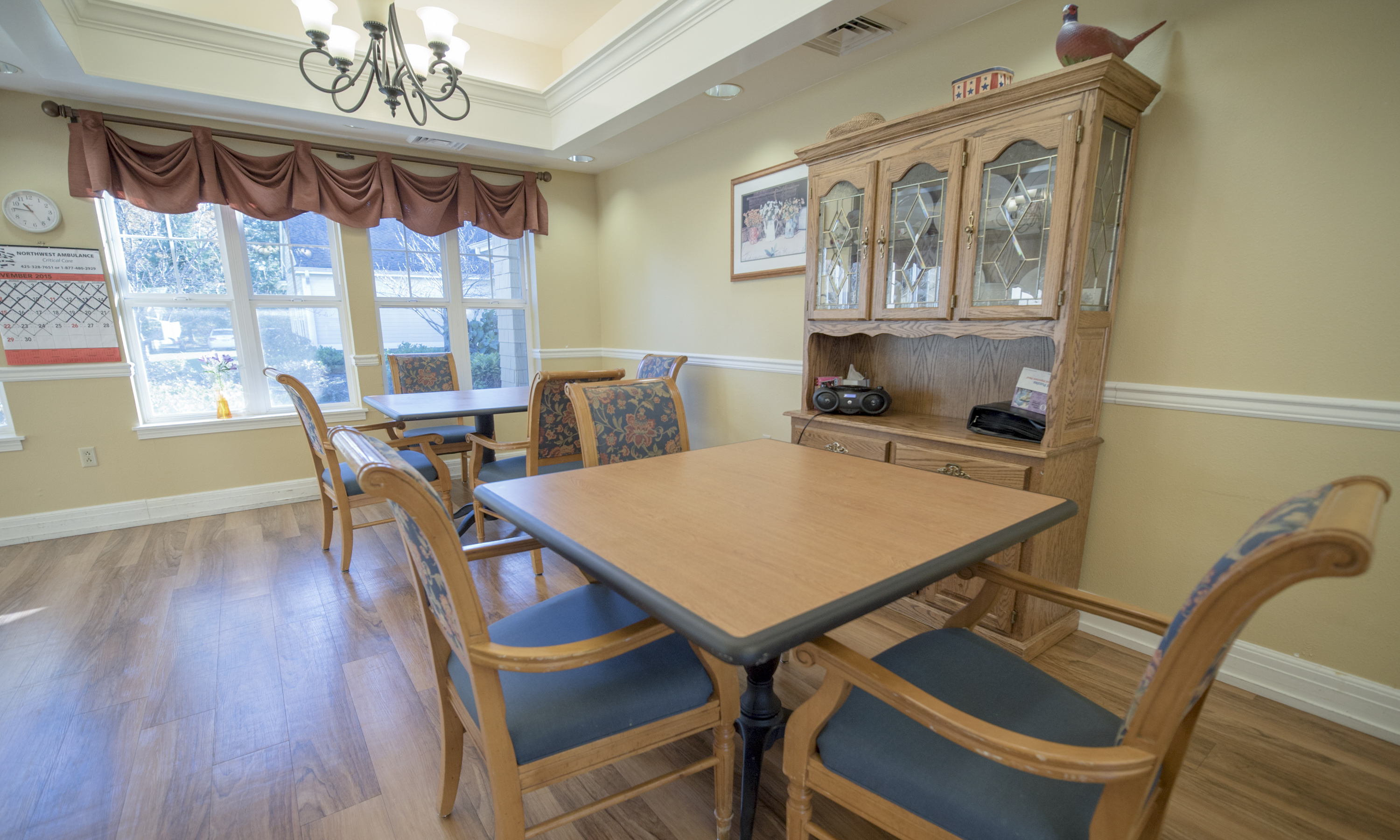 1-silver-lake-dining-room