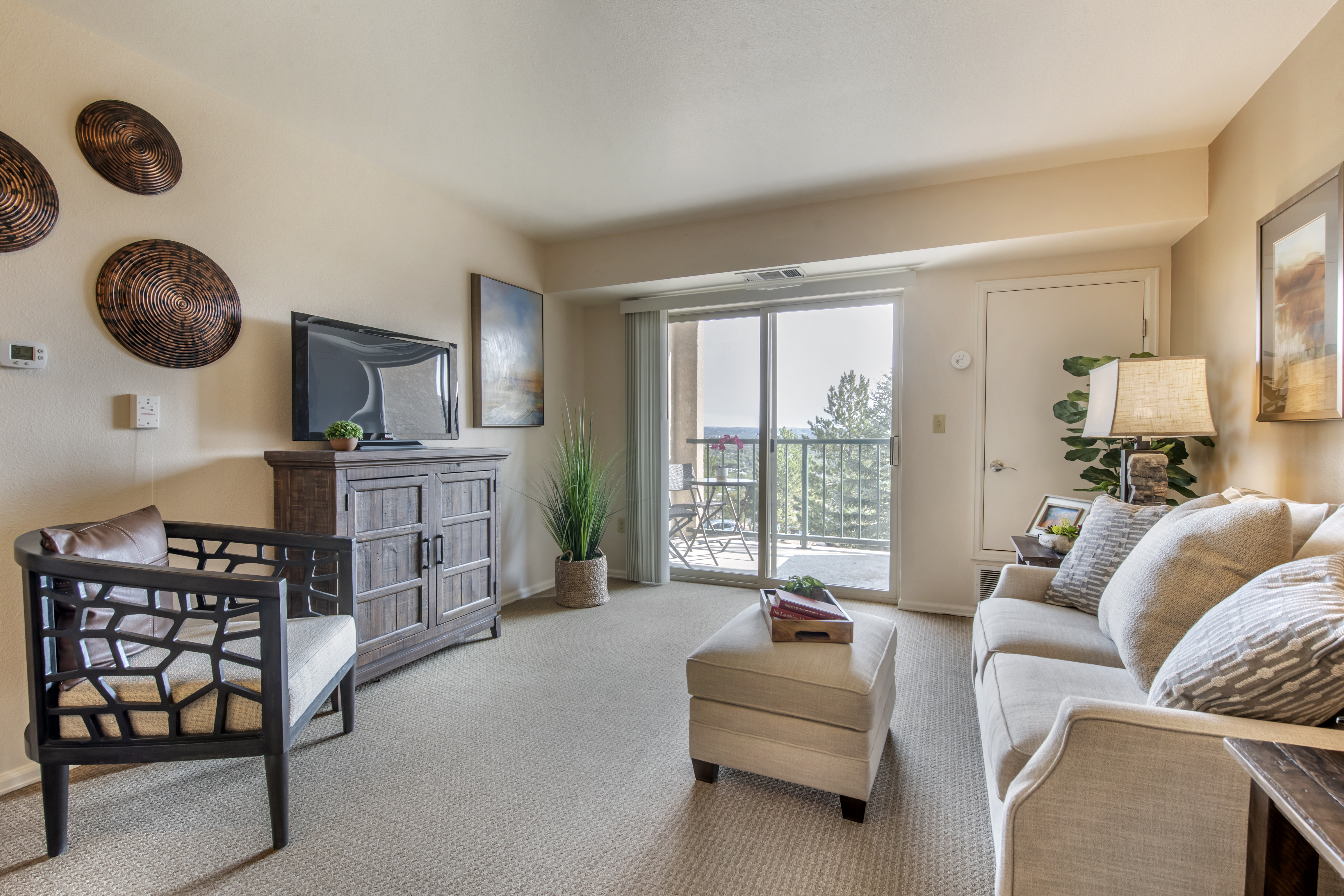skyline-apartment-living-room