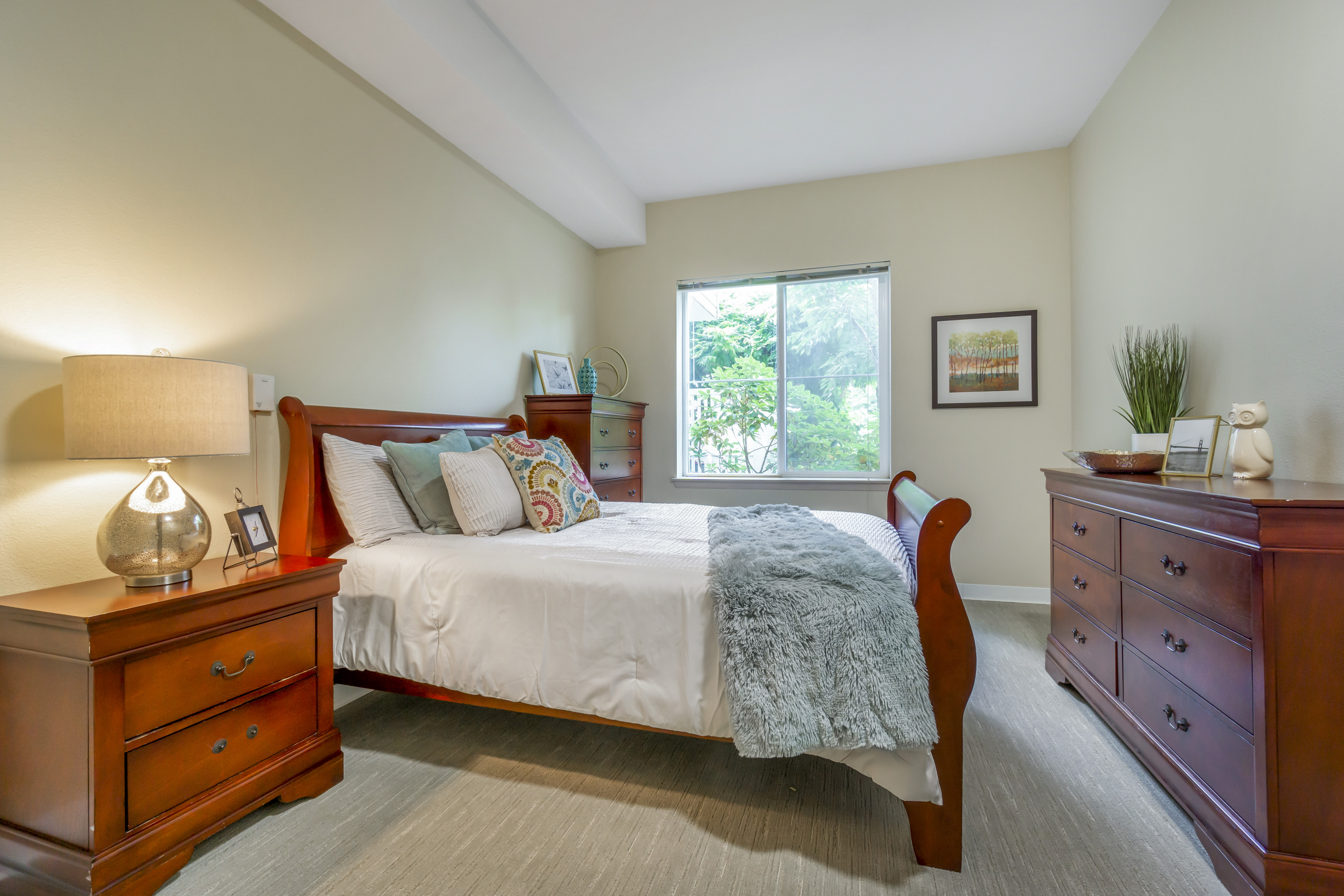 stanwood-apartment-bedroom