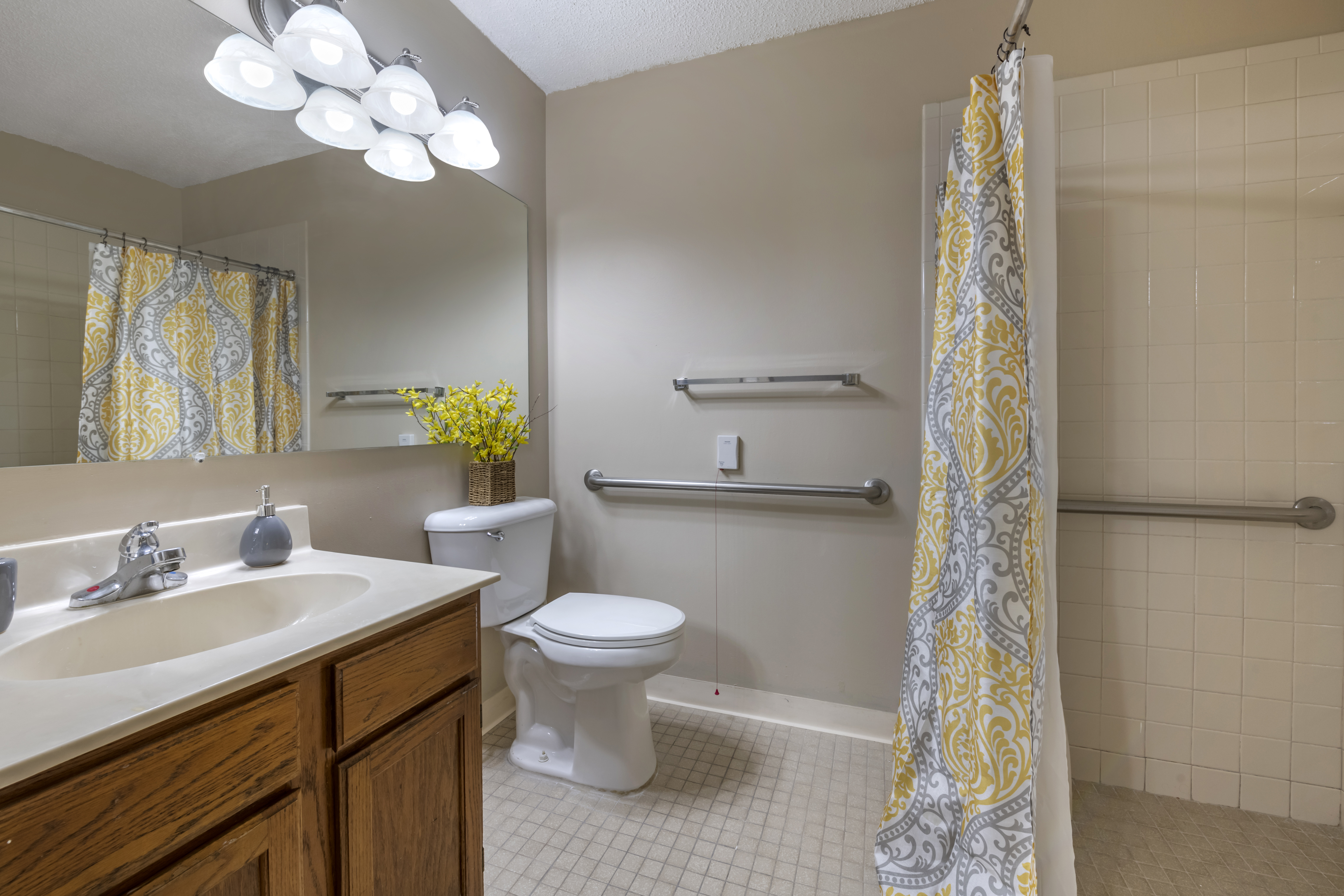 stuart-apartment-bathroom
